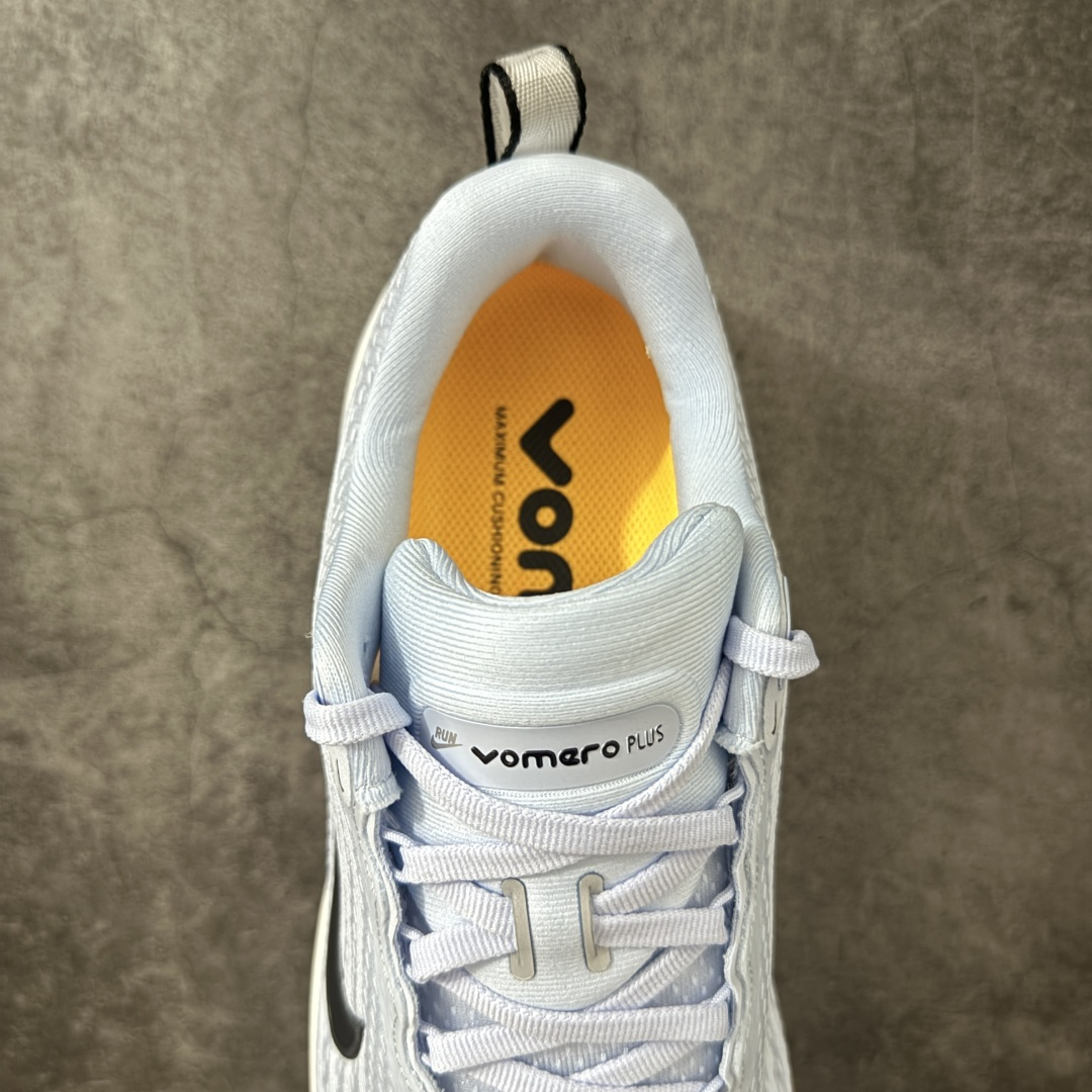 图片[8]-【公司级】Nike Vomero Plus 耐克 舒适减震防滑 低帮跑步鞋 全掌ReactX泡绵中底 前掌和后跟还配备了Air Zoom气垫单元 据说跑起来更快更舒适哦 这次最大的升级点 首次引入了ReactX泡绵 货号：HV8150-404 尺码：35 36 36.5 37.5 38 38.5 39 40 40.5 41 42 42.5 43 44 45 46 编码：FSB240250-选品中心