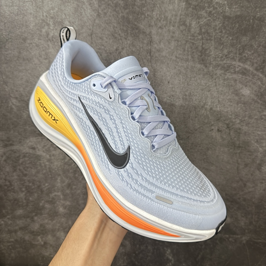 图片[3]-【公司级】Nike Vomero Plus 耐克 舒适减震防滑 低帮跑步鞋 全掌ReactX泡绵中底 前掌和后跟还配备了Air Zoom气垫单元 据说跑起来更快更舒适哦 这次最大的升级点 首次引入了ReactX泡绵 货号：HV8150-404 尺码：35 36 36.5 37.5 38 38.5 39 40 40.5 41 42 42.5 43 44 45 46 编码：FSB240250-选品中心