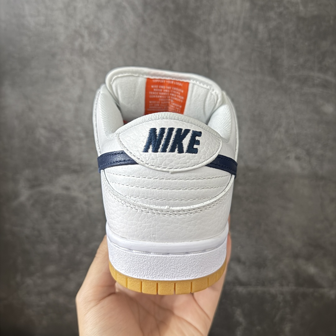 图片[4]-【N版纯原】Dunk SB Low White Gum白色蓝勾生胶底 CZ2249-100 纯原品质 无论清洁度 做工鞋型 用料 都是最高标准打造 原厂原档案开发，原盒原标，原厂头层皮料，官方原版设计，做工细节全方位比对原鞋。 尺码：35.5 36 36.5 37.5 38 38.5 39 40 40.5 41 42 42.5 43 44 44.5 45 46 47.5-选品中心