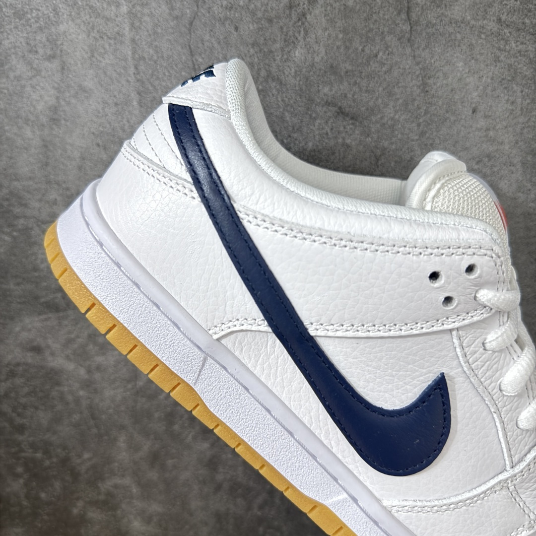 图片[7]-【N版纯原】Dunk SB Low White Gum白色蓝勾生胶底 CZ2249-100 纯原品质 无论清洁度 做工鞋型 用料 都是最高标准打造 原厂原档案开发，原盒原标，原厂头层皮料，官方原版设计，做工细节全方位比对原鞋。 尺码：35.5 36 36.5 37.5 38 38.5 39 40 40.5 41 42 42.5 43 44 44.5 45 46 47.5-选品中心
