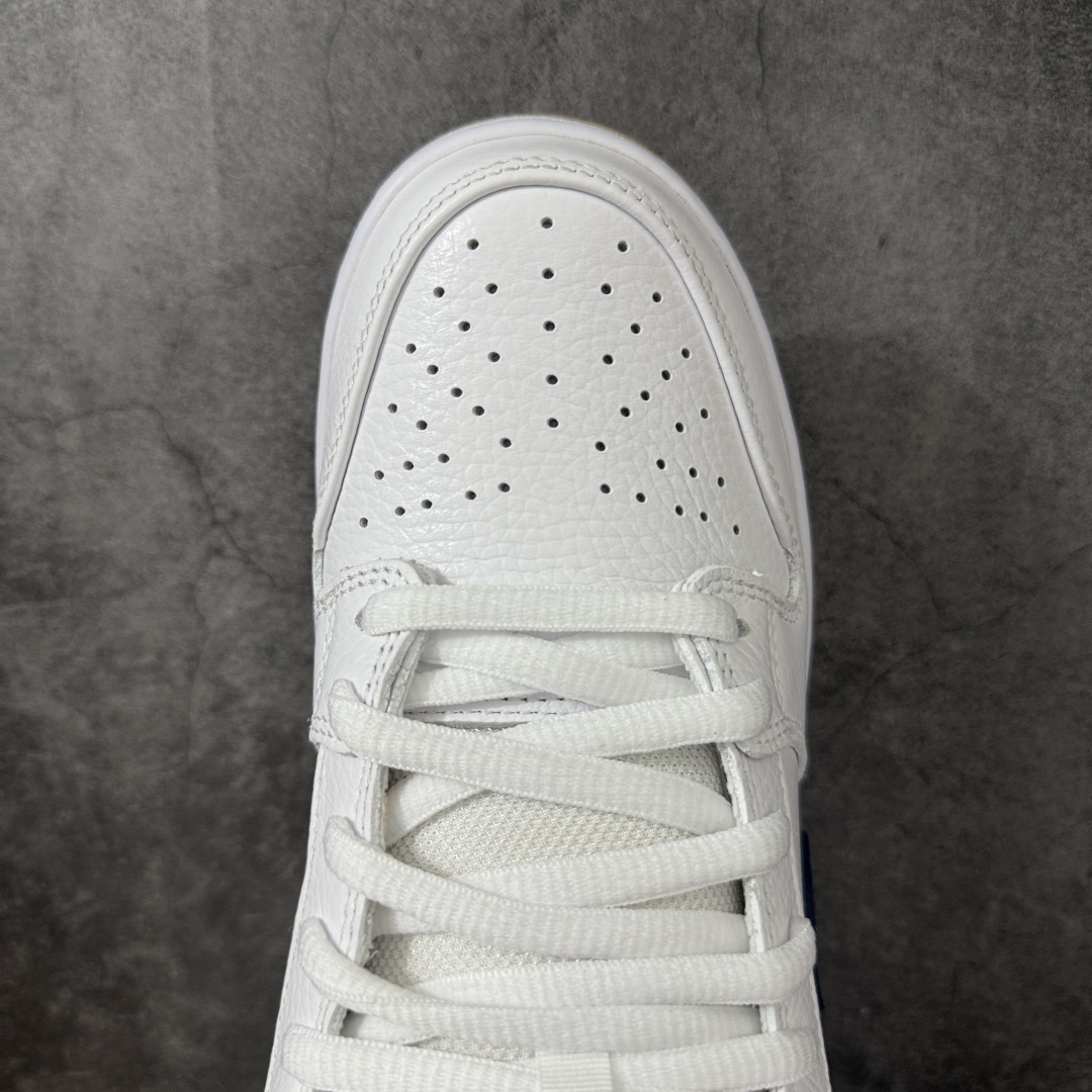 图片[5]-【N版纯原】Dunk SB Low White Gum白色蓝勾生胶底 CZ2249-100 纯原品质 无论清洁度 做工鞋型 用料 都是最高标准打造 原厂原档案开发，原盒原标，原厂头层皮料，官方原版设计，做工细节全方位比对原鞋。 尺码：35.5 36 36.5 37.5 38 38.5 39 40 40.5 41 42 42.5 43 44 44.5 45 46 47.5-选品中心