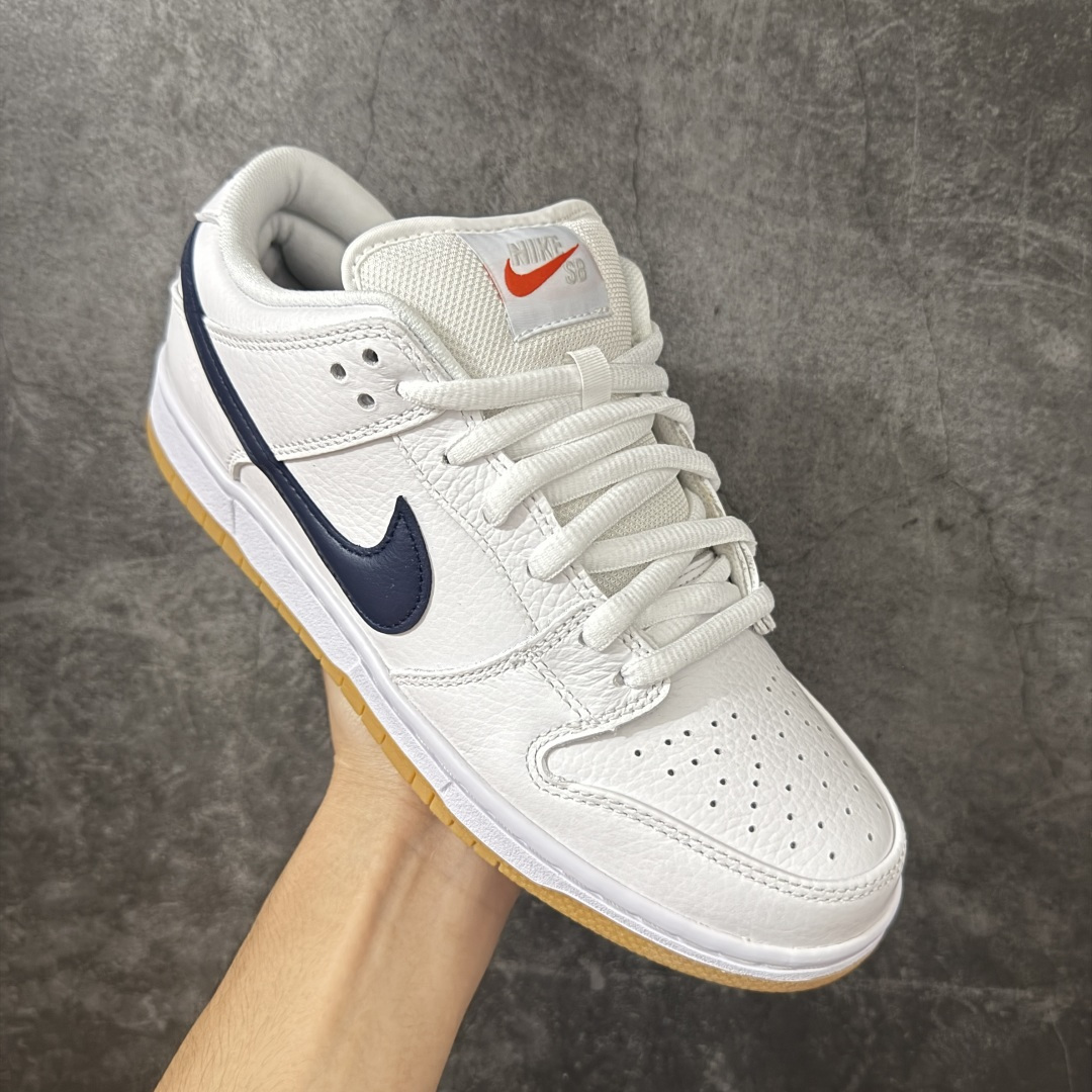 图片[3]-【N版纯原】Dunk SB Low White Gum白色蓝勾生胶底 CZ2249-100 纯原品质 无论清洁度 做工鞋型 用料 都是最高标准打造 原厂原档案开发，原盒原标，原厂头层皮料，官方原版设计，做工细节全方位比对原鞋。 尺码：35.5 36 36.5 37.5 38 38.5 39 40 40.5 41 42 42.5 43 44 44.5 45 46 47.5-选品中心