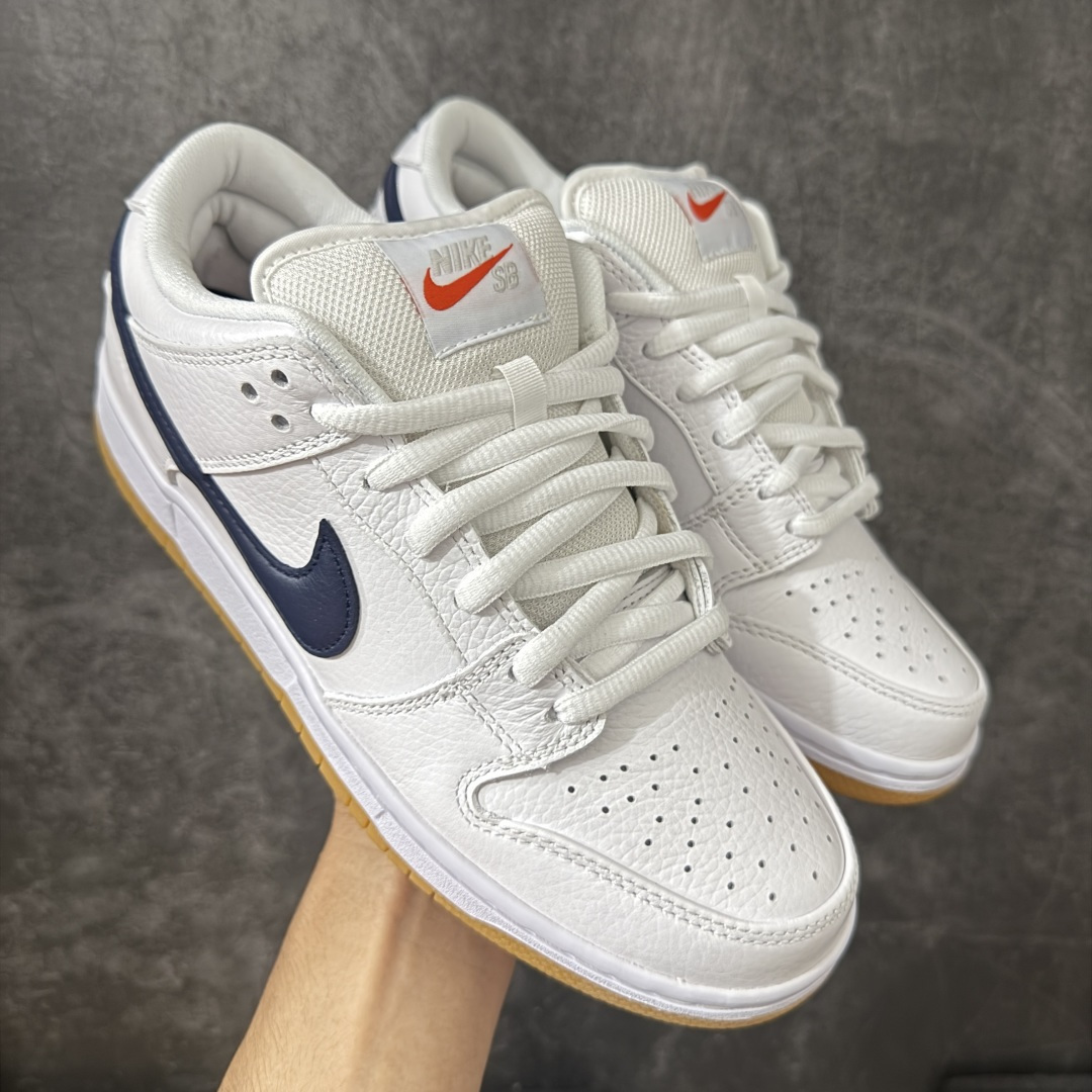 【N版纯原】Dunk SB Low White Gum白色蓝勾生胶底 CZ2249-100 纯原品质 无论清洁度 做工鞋型 用料 都是最高标准打造 原厂原档案开发，原盒原标，原厂头层皮料，官方原版设计，做工细节全方位比对原鞋。 尺码：35.5 36 36.5 37.5 38 38.5 39 40 40.5 41 42 42.5 43 44 44.5 45 46 47.5-选品中心