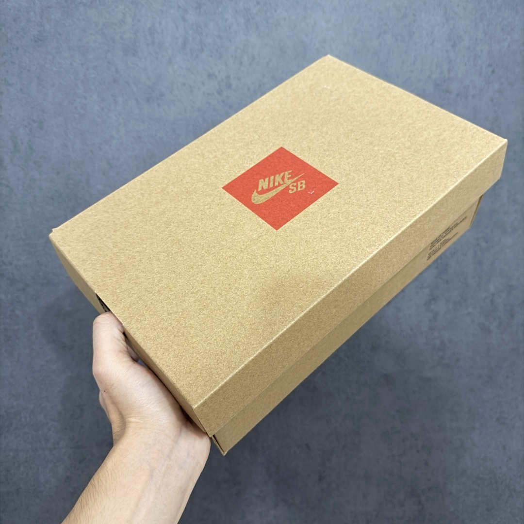 图片[10]-【N版纯原】Dunk SB Low White Gum白色蓝勾生胶底 CZ2249-100 纯原品质 无论清洁度 做工鞋型 用料 都是最高标准打造 原厂原档案开发，原盒原标，原厂头层皮料，官方原版设计，做工细节全方位比对原鞋。 尺码：35.5 36 36.5 37.5 38 38.5 39 40 40.5 41 42 42.5 43 44 44.5 45 46 47.5-选品中心