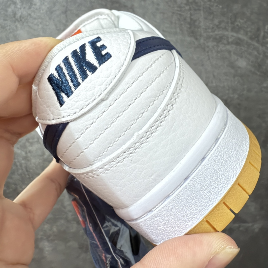 图片[2]-【N版纯原】Dunk SB Low White Gum白色蓝勾生胶底 CZ2249-100 纯原品质 无论清洁度 做工鞋型 用料 都是最高标准打造 原厂原档案开发，原盒原标，原厂头层皮料，官方原版设计，做工细节全方位比对原鞋。 尺码：35.5 36 36.5 37.5 38 38.5 39 40 40.5 41 42 42.5 43 44 44.5 45 46 47.5-选品中心