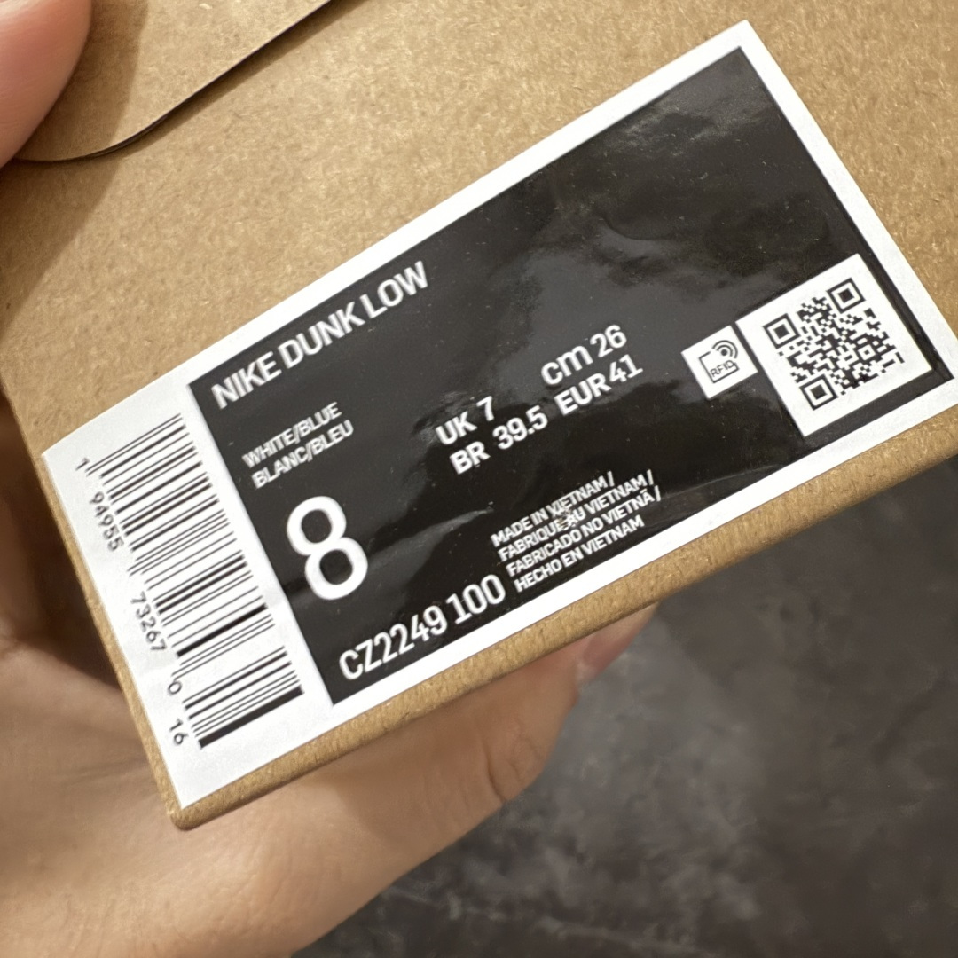 图片[11]-【N版纯原】Dunk SB Low White Gum白色蓝勾生胶底 CZ2249-100 纯原品质 无论清洁度 做工鞋型 用料 都是最高标准打造 原厂原档案开发，原盒原标，原厂头层皮料，官方原版设计，做工细节全方位比对原鞋。 尺码：35.5 36 36.5 37.5 38 38.5 39 40 40.5 41 42 42.5 43 44 44.5 45 46 47.5-选品中心