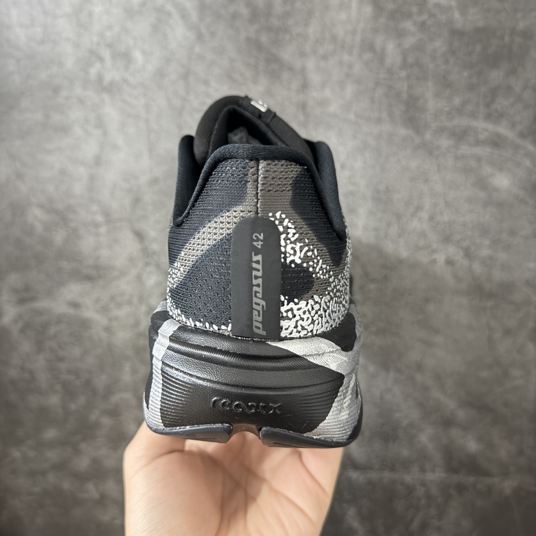 图片[4]-【RS纯原】Nike Air Zoom Pegasus 42 登月42代超级飞马系列马拉松跑步鞋 IQ3928-001 平台专供 充正品质 原材料打造 中底搭载前Zoom+全掌React配置 全部原鞋开发打造 所有细节全部同步原版 全新一代拥有 Zoom Air 一如既往的稳定感和流畅感 鞋面采用工程网眼设计 为特定高热区域营造出色透气性 进一步增加鞋面的穿孔数量 让足部能够快速散热 中足搭配 Flywire 飞线 在高速运动时营造舒适稳定的贴合感 内置Zoon气垫加持 动力十足！ 尺码： 36-46-选品中心