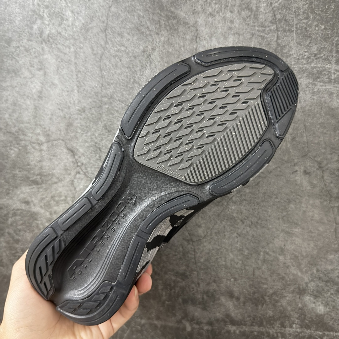 图片[9]-【RS纯原】Nike Air Zoom Pegasus 42 登月42代超级飞马系列马拉松跑步鞋 IQ3928-001 平台专供 充正品质 原材料打造 中底搭载前Zoom+全掌React配置 全部原鞋开发打造 所有细节全部同步原版 全新一代拥有 Zoom Air 一如既往的稳定感和流畅感 鞋面采用工程网眼设计 为特定高热区域营造出色透气性 进一步增加鞋面的穿孔数量 让足部能够快速散热 中足搭配 Flywire 飞线 在高速运动时营造舒适稳定的贴合感 内置Zoon气垫加持 动力十足！ 尺码： 36-46-选品中心