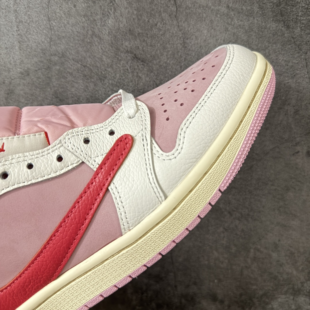 图片[6]-【原厂版】Air Jordan 1 x Travis Scott AJ1 x TS联名白粉红倒钩低帮 IQ7604-101 超级强悍品质 可对比市场各大纯原版本 专业aj大厂出品 对细节的把控毋庸置疑 材料也是用最接近原鞋的头层皮料 所有地方都没有做到减配 原厂鞋楦打造完美鞋型 整体鞋型以及后跟做的弧度做的非常好 鞋带为原厂打蜡鞋带 粗细程度同步原鞋 裁片清洁度到位 无明显瑕疵毛边 免修产品 正确针车 该重针 该有尖角的地方都有做到 鞋价格非常香 转手可闭眼卖高价 到手各位就知道货有多好 绝对秒杀一切同价格货品 尺码：36-47.5-选品中心