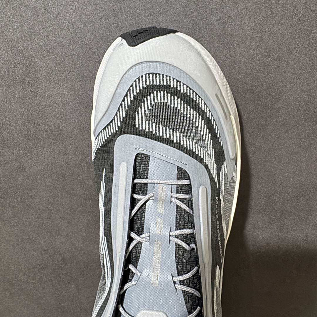 图片[5]-【公司级】Adidas Holo Peak 阿迪达斯 防滑运动 舒适贴合 低帮越野跑鞋 城市机能风穿搭，机能感拉满，百搭好看，通透网面+流线型设计，Lightstrike Pro中底轻量化，久走不易笨重，马牌橡胶大底抓地稳定，鞋带采用珠链鞋带，快速锁扣穿脱方便。 货号：KI1525 尺码：36 36.5 37 38 38.5 39 40 40.5 41 42 42.5 43 44 45-选品中心