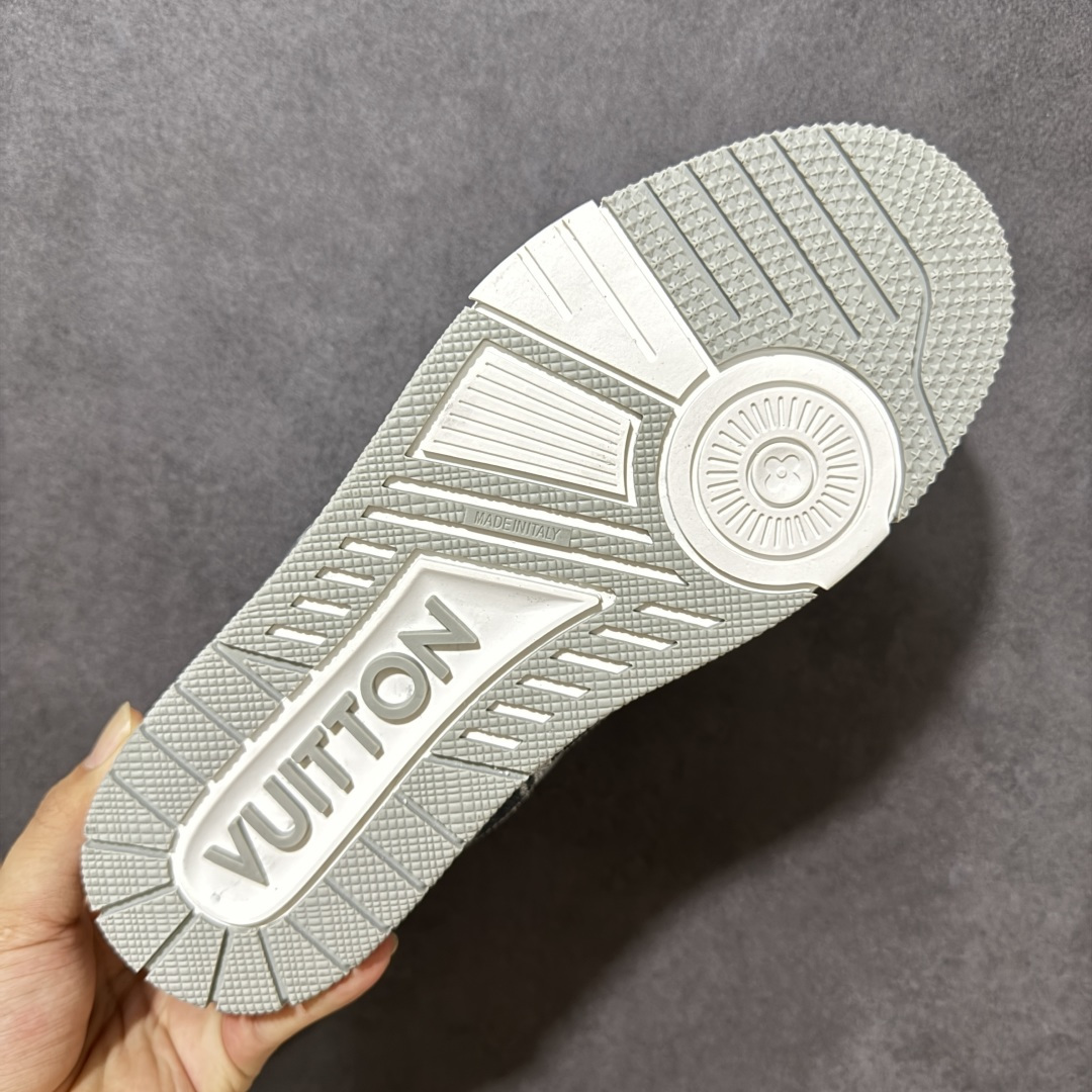 图片[9]-【OK版本】LV Trainer 白灰牛仔 双层飞机礼盒 中端品质 价格超值不杀猪 产 工厂长期补货 原版购入开发打造 超高还原度 空胶工艺 各细节到位 正确牛仔布料无色差 图案对版对位 细节 版型全都没毛病 正确鞋垫 中端零售 品质见实拍 无需过多文案赘述！ 尺码：35 36 37 38 39 40 41 42 43 44 45 46-选品中心