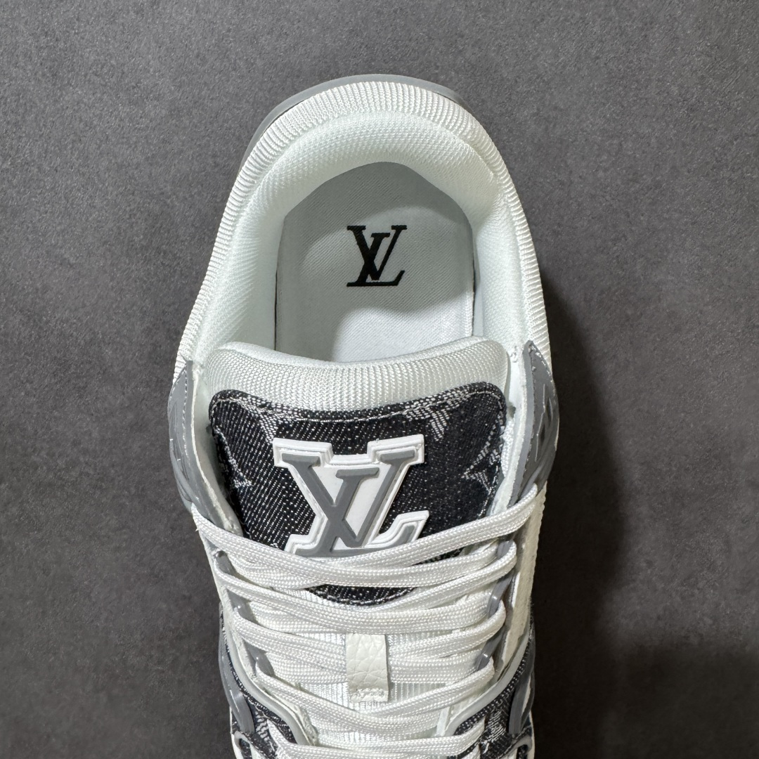 图片[6]-【OK版本】LV Trainer 白灰牛仔 双层飞机礼盒 中端品质 价格超值不杀猪 产 工厂长期补货 原版购入开发打造 超高还原度 空胶工艺 各细节到位 正确牛仔布料无色差 图案对版对位 细节 版型全都没毛病 正确鞋垫 中端零售 品质见实拍 无需过多文案赘述！ 尺码：35 36 37 38 39 40 41 42 43 44 45 46-选品中心