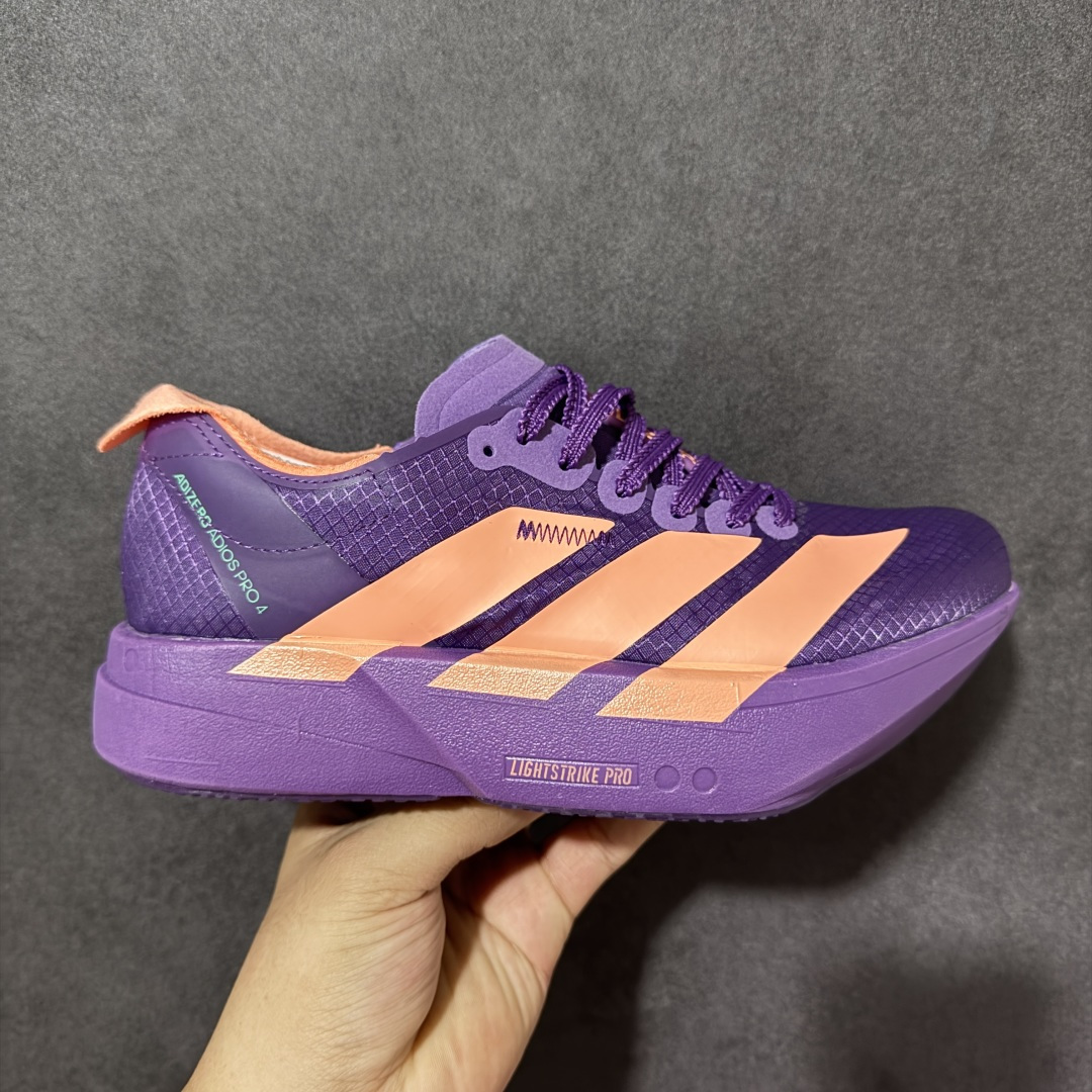 【公司级】ADIZERO ADIOS PRO 4 M 阿迪超轻透气缓震跑鞋   整体外观造型与adiZero Adios Pro EVO 1非常相似 中底配置方面搭载全掌Lightstrike Pro 鞋面采用透气网面示人 契合日常训练鞋的定位 更加耐用 外底给到了马牌橡胶 及上代竞速旗舰adidas Adizero Adios Pro 3区域分布 货号： JR1288 尺码：36-45-选品中心