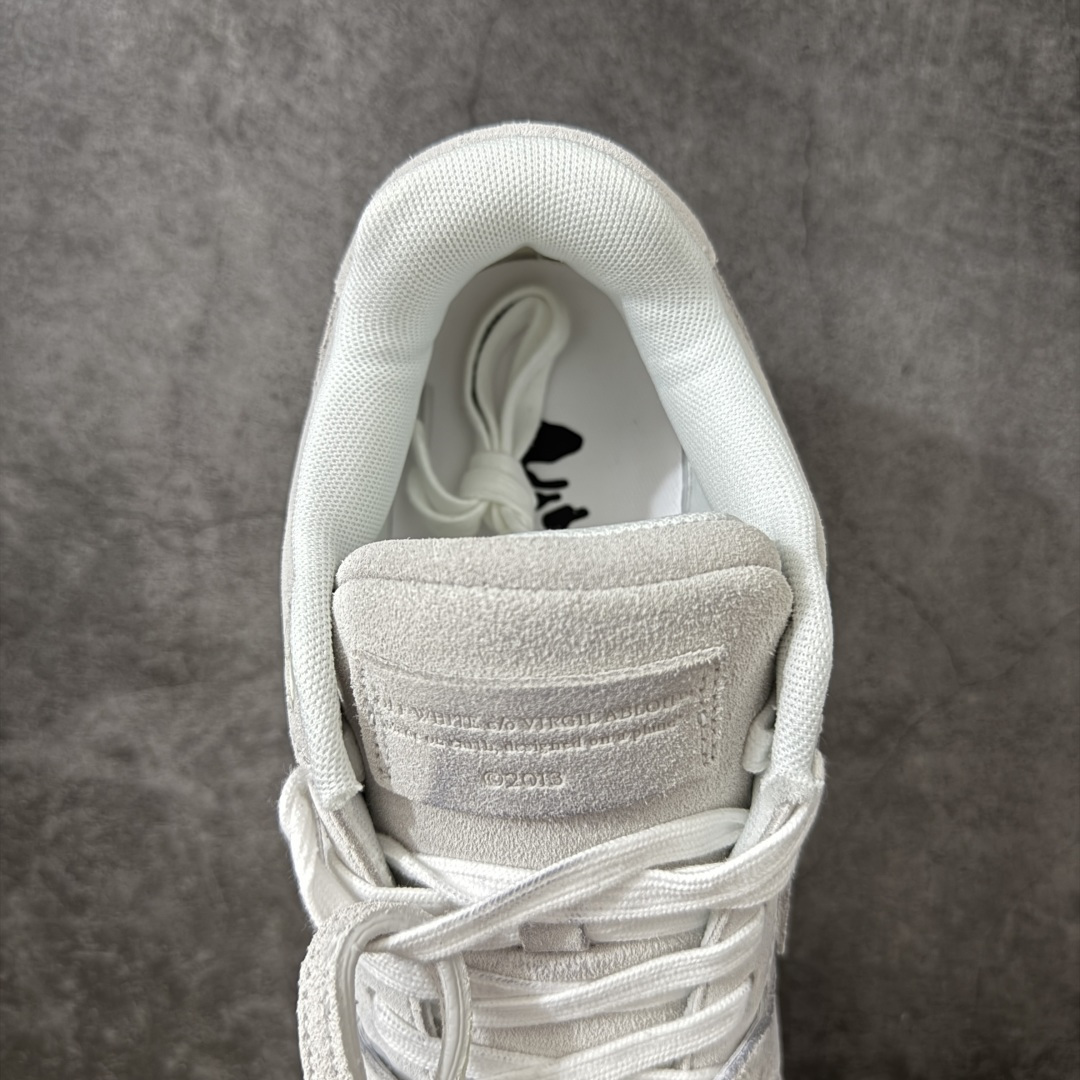 图片[8]-【原厂版】OFF-WHITE Out Of Office OW低帮时尚板鞋 白黑 全新版本 大厂出货 全头层软质皮料 质感满分💯 细节描述市场货 配件齐全 杨幂同款 由经典配色打造 箭头符号、ZipTie 标签、1ogo印花等经典元素皆在此呈现 让人一眼明了 Off-White 的潮流身份 单品以黑白配色皮质制成 饰有品牌标志性 zip Tie 束线带吊牌 侧面饰有 Arrows 图案 展现出品牌对街头风格的偏爱 原厂原档案开发 原盒原标原厂头层皮料 官方原版设计 做工细节全方位对比原鞋 尺码：35 36 37 38 39 40 41 42 43 44 45 46 47-选品中心