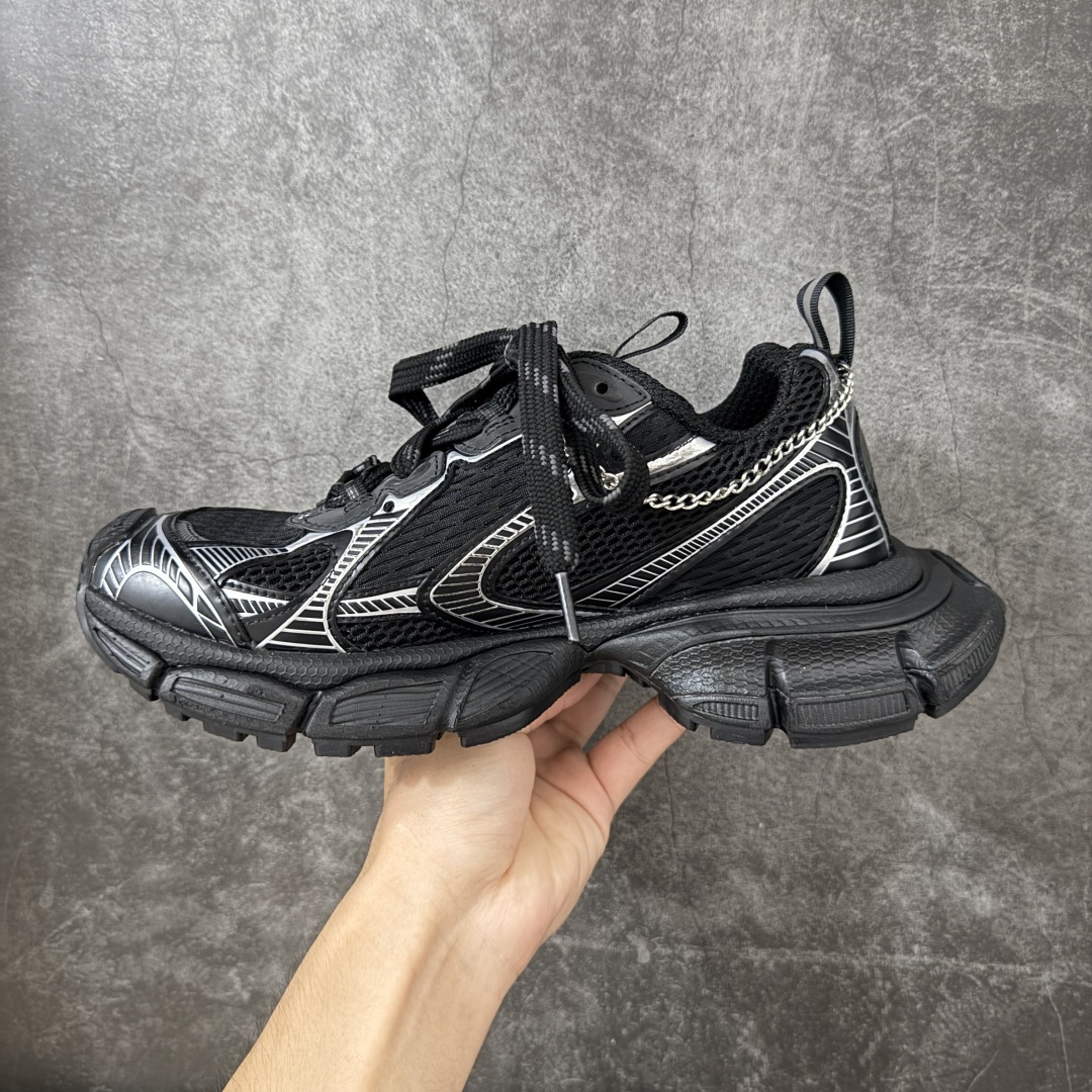 图片[2]-【XA版本】BALENCIAGA 3XL Sneakers 链扣配饰 巴黎世家十代网布系带低帮走秀复古老爹鞋 全套原纸板楦头开发 最原汁原味的灵魂版型 全鞋荧光划线卡点 胶水把控整洁度追求极致完美 每一双都是工艺品 多重QC质检 超越公司货的品控标准 实实在在的免检产品 原盒原配 正确字体电绣 粗细、位置、大小正确 侧边TPU 透气孔匹配意产原版 正确分离大底 TPU软底 原版一致大底LOGO 立体感十足 原厂皮料水洗做旧 采购原厂网纱 不含皮革 网布材料和聚氨酯 磨损效果 鞋头边缘和后帮 Balenciaga 徽标 鞋面和后跟凸印尺码 鞋舌 3XL 橡胶品牌标识和反光细节 鞋帮拉袢和鞋舌拉祥 配反光细节 备用鞋带在鞋履前侧 可在穿着前取下 便于不同造型搭配 偏大一码 尺码：35-46-选品中心
