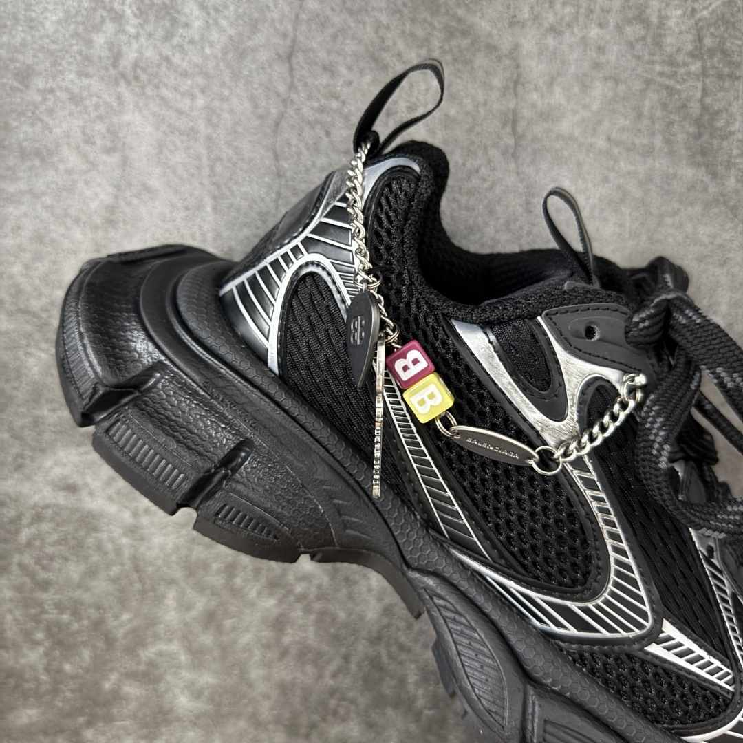 图片[7]-【XA版本】BALENCIAGA 3XL Sneakers 链扣配饰 巴黎世家十代网布系带低帮走秀复古老爹鞋 全套原纸板楦头开发 最原汁原味的灵魂版型 全鞋荧光划线卡点 胶水把控整洁度追求极致完美 每一双都是工艺品 多重QC质检 超越公司货的品控标准 实实在在的免检产品 原盒原配 正确字体电绣 粗细、位置、大小正确 侧边TPU 透气孔匹配意产原版 正确分离大底 TPU软底 原版一致大底LOGO 立体感十足 原厂皮料水洗做旧 采购原厂网纱 不含皮革 网布材料和聚氨酯 磨损效果 鞋头边缘和后帮 Balenciaga 徽标 鞋面和后跟凸印尺码 鞋舌 3XL 橡胶品牌标识和反光细节 鞋帮拉袢和鞋舌拉祥 配反光细节 备用鞋带在鞋履前侧 可在穿着前取下 便于不同造型搭配 偏大一码 尺码：35-46-选品中心