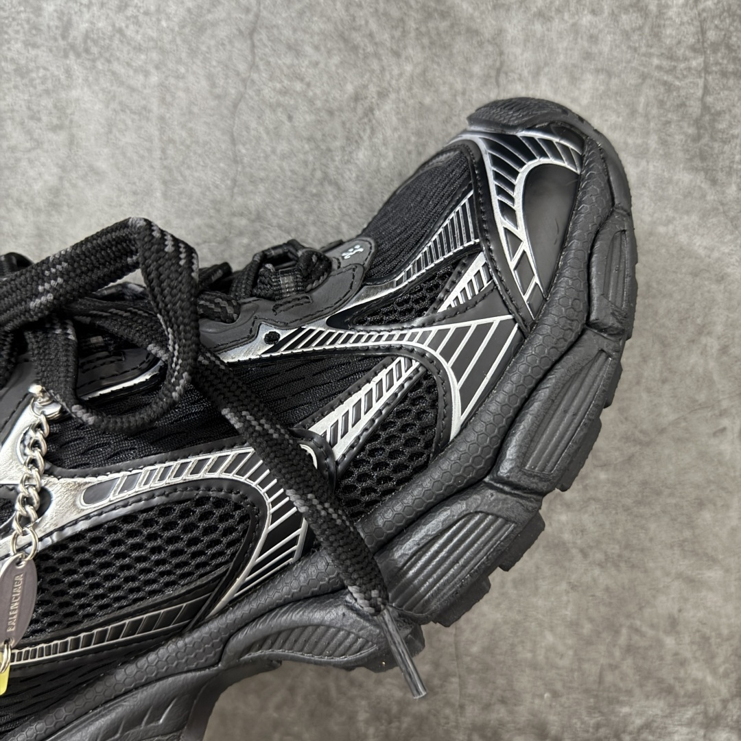 图片[6]-【XA版本】BALENCIAGA 3XL Sneakers 链扣配饰 巴黎世家十代网布系带低帮走秀复古老爹鞋 全套原纸板楦头开发 最原汁原味的灵魂版型 全鞋荧光划线卡点 胶水把控整洁度追求极致完美 每一双都是工艺品 多重QC质检 超越公司货的品控标准 实实在在的免检产品 原盒原配 正确字体电绣 粗细、位置、大小正确 侧边TPU 透气孔匹配意产原版 正确分离大底 TPU软底 原版一致大底LOGO 立体感十足 原厂皮料水洗做旧 采购原厂网纱 不含皮革 网布材料和聚氨酯 磨损效果 鞋头边缘和后帮 Balenciaga 徽标 鞋面和后跟凸印尺码 鞋舌 3XL 橡胶品牌标识和反光细节 鞋帮拉袢和鞋舌拉祥 配反光细节 备用鞋带在鞋履前侧 可在穿着前取下 便于不同造型搭配 偏大一码 尺码：35-46-选品中心