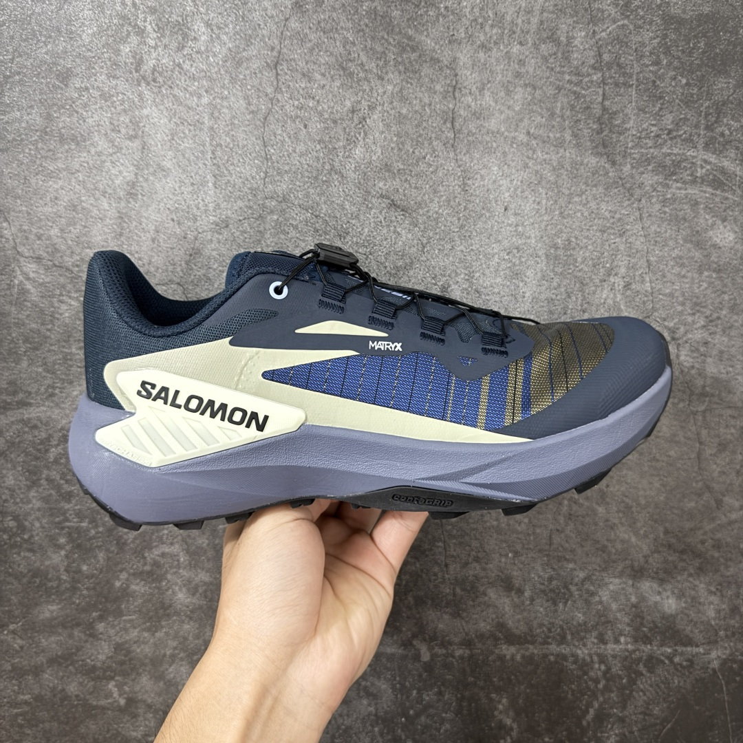【纯原版】SALOMON萨洛蒙 GENESIS 舒适减震透气 低帮越野跑鞋 474432 中短距离越野速度利器 流线型设计出街或跑山都自带高级感 实战表现硬核：极致包裹与防滑 Matryx鞋面强韧抗撕裂，搭配Quicklace快速系带，一拉即紧。下坡时包裹感极佳，完全不担心黑脚趾; Contagrip大底抓地力在线，碎石路面也能稳稳把控。 -路感清晰，推进力强：EnergyFOAM中底不算夸张厚，但回弹干脆。配合后跟TPU稳定片，侧向支撑极高，提速和变向非常灵敏。鞋楦偏窄且前掌不宽，高脚背或宽脚星人强烈建议买大半码到一码，预留防顶脚空间。 适用场景：专为50km以内的中短距离设计。前掌偏薄，超长距离后半程可能会觉得缓震不足;大体重跑者建议仅用于短距离训练。 这是一双轻巧、灵活、适合进阶跑者冲成绩的短距离利器，路感和下坡能力越强的人越会爱它! 尺码：36-45 含半码-选品中心