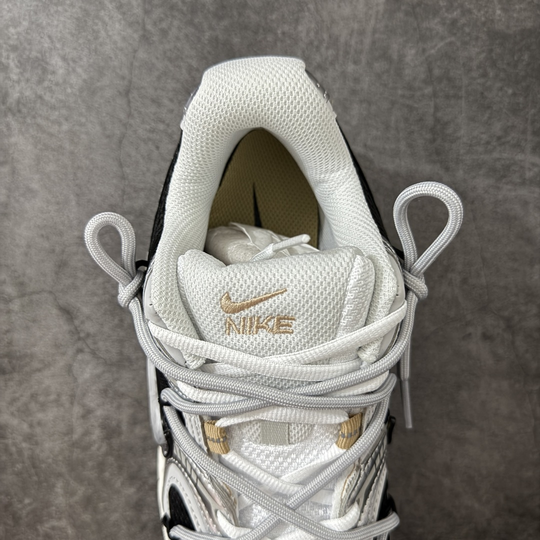 图片[8]-【手绘定制版】Nike V5 RNR 手工绘制恶作剧涂鸦 复古做旧 解构绑带 舒适百搭防滑耐磨 低帮跑步鞋 此款为人工手绘定制图案 原版基于Nike RNR 修改款 加以创意定制 完美品质做工 个性十足 原厂原档案数据开发 原盒包装 舒适有型适合日常穿着 该鞋款延续千禧年经典设计搭载泡绵中底厚实而轻盈 匠心细节巧搭立体耐克勾标志焕新演绎复古跑鞋 货号：HJ5228-102 尺码：36-45带半码-选品中心