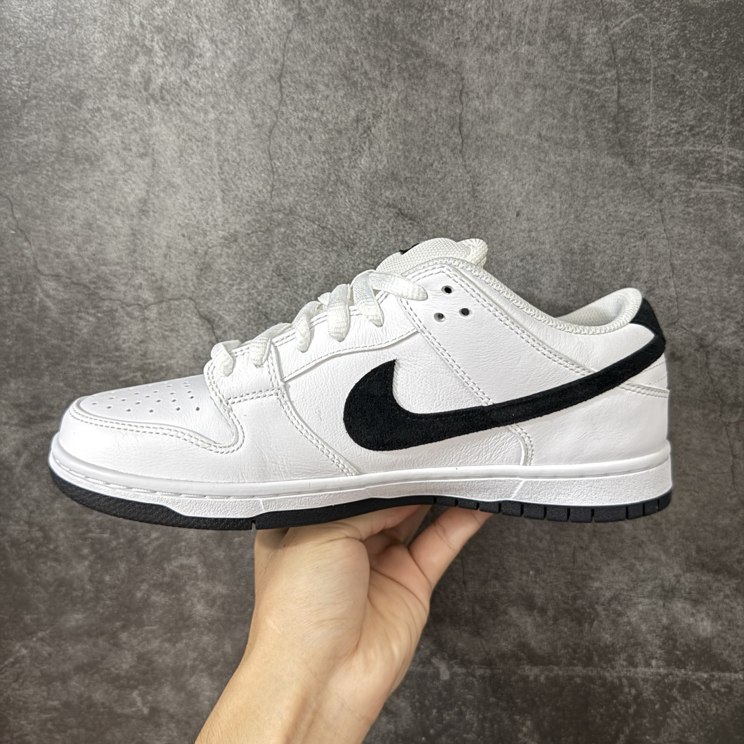 图片[2]-【N版纯原】Dunk SB Low 经典白黑 HF3704-100 纯原品质 无论清洁度 做工鞋型 用料 都是最高标准打造 原厂原档案开发，原盒原标，原厂头层皮料，官方原版设计，做工细节全方位比对原鞋。 尺码：35.5 36 36.5 37.5 38 38.5 39 40 40.5 41 42 42.5 43 44 44.5 45 46 47.5-选品中心