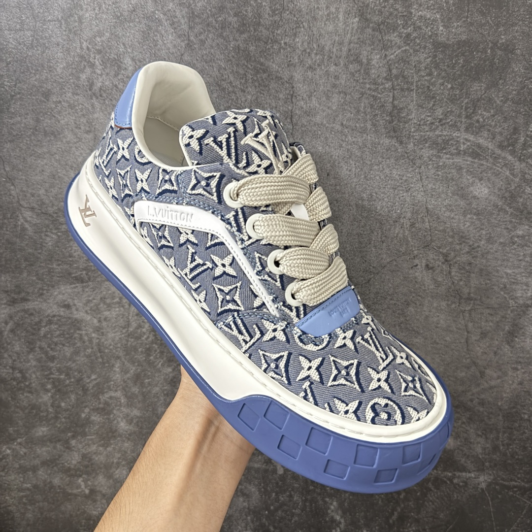 图片[3]-【HS顶级礼盒版】LV 路易威登LOUIS VUITTON Tilted Low Sneakers 倾斜系列低帮复古休闲运动文化百搭板鞋 2026早春款板鞋 饼干鞋 礼盒包装 私模开发大底 正确细节 原鞋原材料1：1打造 完美版型做工 欢迎对比市场任何品质的货品 广东原产 专业LV大厂出品 正确底 大底开发近半年 原楦型开发纸版 全鞋原材料打造 细节 针车 烫金 中底无可挑剔 包装说明书防尘布袋物件(附送官方快递加固牛皮纸外盒!!)# 尺码：39 40 41 42 43 44 45 46-选品中心
