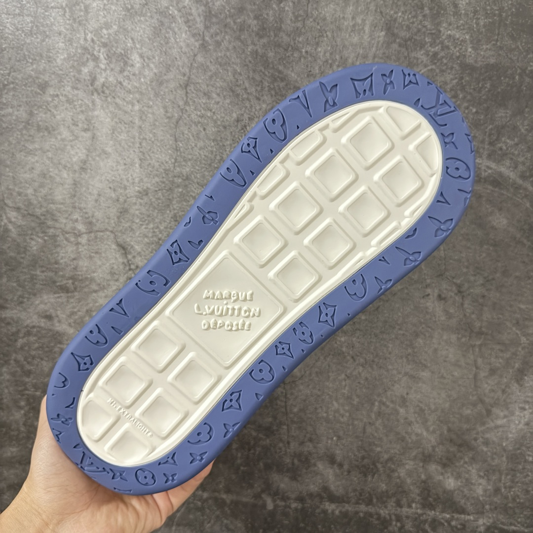 图片[9]-【HS顶级礼盒版】LV 路易威登LOUIS VUITTON Tilted Low Sneakers 倾斜系列低帮复古休闲运动文化百搭板鞋 2026早春款板鞋 饼干鞋 礼盒包装 私模开发大底 正确细节 原鞋原材料1：1打造 完美版型做工 欢迎对比市场任何品质的货品 广东原产 专业LV大厂出品 正确底 大底开发近半年 原楦型开发纸版 全鞋原材料打造 细节 针车 烫金 中底无可挑剔 包装说明书防尘布袋物件(附送官方快递加固牛皮纸外盒!!)# 尺码：39 40 41 42 43 44 45 46-选品中心