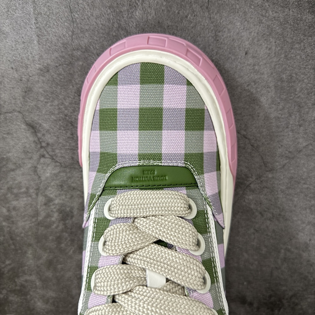 图片[5]-【HS顶级礼盒版】LV 路易威登LOUIS VUITTON Tilted Low Sneakers 倾斜系列低帮复古休闲运动文化百搭板鞋 2026早春款板鞋 饼干鞋 礼盒包装 私模开发大底 正确细节 原鞋原材料1：1打造 完美版型做工 欢迎对比市场任何品质的货品 广东原产 专业LV大厂出品 正确底 大底开发近半年 原楦型开发纸版 全鞋原材料打造 细节 针车 烫金 中底无可挑剔 包装说明书防尘布袋物件(附送官方快递加固牛皮纸外盒!!)# 尺码：39 40 41 42 43 44 45 46-选品中心