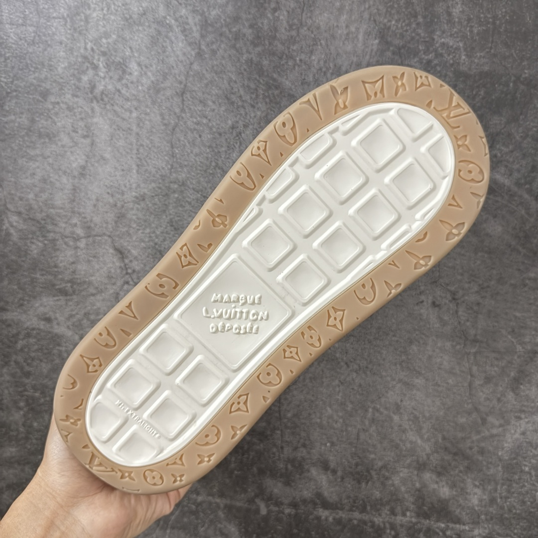 图片[9]-【HS顶级礼盒版】LV 路易威登LOUIS VUITTON Tilted Low Sneakers 倾斜系列低帮复古休闲运动文化百搭板鞋 2026早春款板鞋 饼干鞋 礼盒包装 私模开发大底 正确细节 原鞋原材料1：1打造 完美版型做工 欢迎对比市场任何品质的货品 广东原产 专业LV大厂出品 正确底 大底开发近半年 原楦型开发纸版 全鞋原材料打造 细节 针车 烫金 中底无可挑剔 包装说明书防尘布袋物件(附送官方快递加固牛皮纸外盒!!)# 尺码：39 40 41 42 43 44 45 46-选品中心