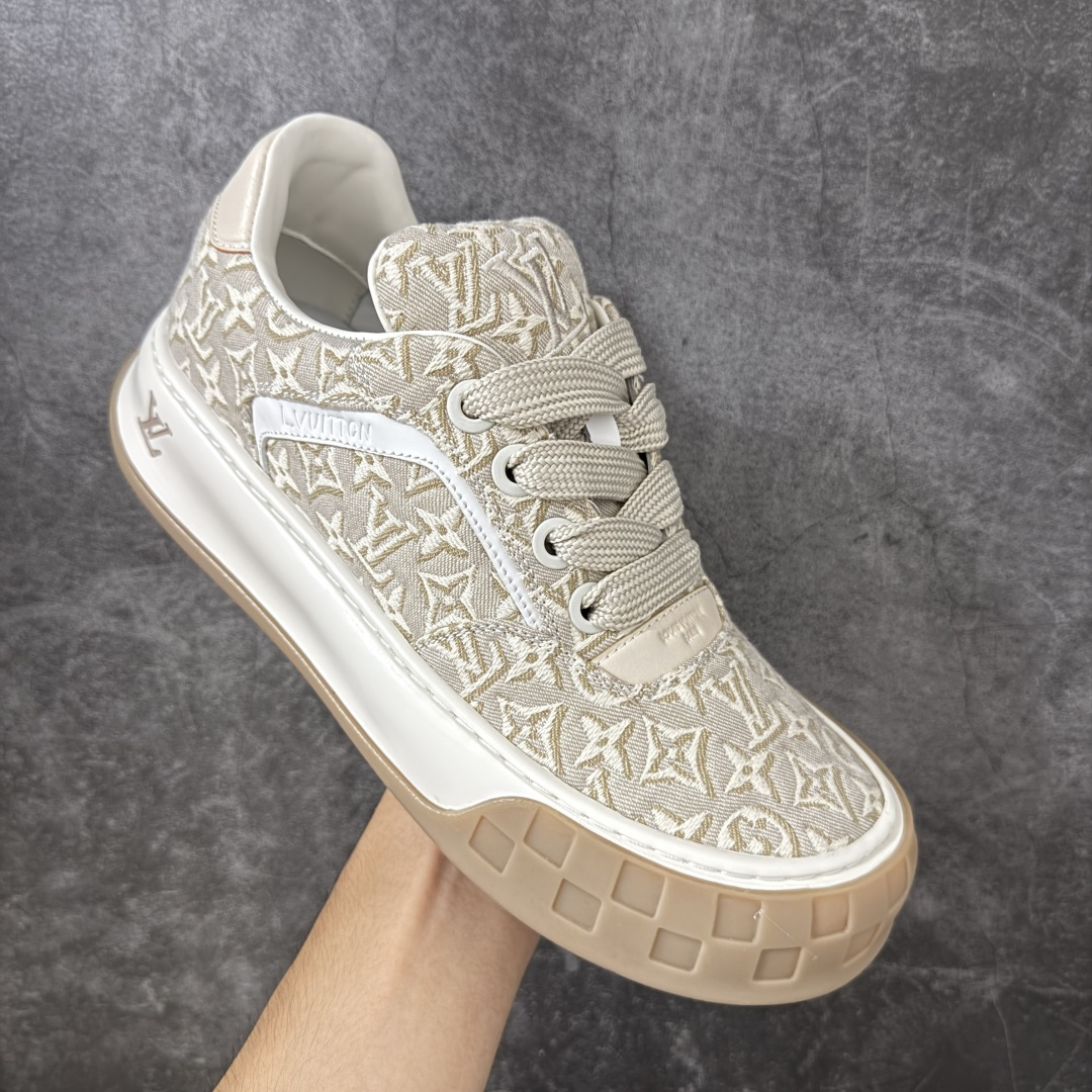 图片[3]-【HS顶级礼盒版】LV 路易威登LOUIS VUITTON Tilted Low Sneakers 倾斜系列低帮复古休闲运动文化百搭板鞋 2026早春款板鞋 饼干鞋 礼盒包装 私模开发大底 正确细节 原鞋原材料1：1打造 完美版型做工 欢迎对比市场任何品质的货品 广东原产 专业LV大厂出品 正确底 大底开发近半年 原楦型开发纸版 全鞋原材料打造 细节 针车 烫金 中底无可挑剔 包装说明书防尘布袋物件(附送官方快递加固牛皮纸外盒!!)# 尺码：39 40 41 42 43 44 45 46-选品中心