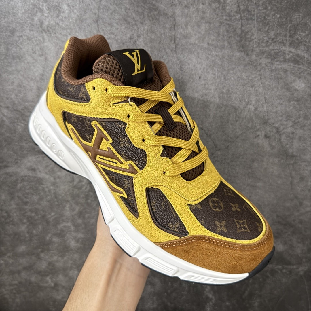 图片[3]-【公司级礼盒版】Lv Tatic Runner Tatic Runner系列厚底老爹鞋 高奢运动鞋 顶级莞产大厂出品👏 是品牌近年推出的复古运动风鞋款 主打街头潮流与日常穿搭结合的风格 鞋身侧面带有醒目的字母标识 后跟处印有\”VUITTON\”字样 辨识度拉满 采用锯齿状防滑橡胶大底 搭配加厚中底 自带增高效果的同时 也提供了优秀的抓地力和缓震性能，适配日常通勤、城市漫步等多种场景 ■面料： 原版进口绒面皮革＋透气网眼 ■内里：原版定制透气网里 ■鞋底：原版开模双色TPU组合底 ■底厚：5CM ■货号： 3732 ■尺码： 40 41 42 43 44 45-选品中心