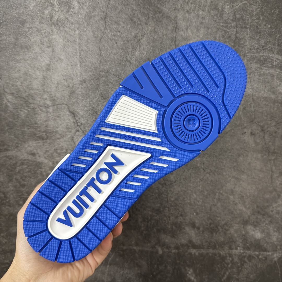 图片[9]-【YS纯原】LOUIS VUITTON 路易威登 LV Trainer 顶货芯片代购版本 原版购入开发 ✦ 光滑牛皮革描绘Monogram图案，复古篮球灵感启发 ✦ #54标识追溯品牌诞生的1854年，细节满载 ✦ 原版定制进口头层牛皮鞋面，质感在线 ✦ 原版定制透气网里，清爽不闷脚 ✦ 原版开模防滑T材质大底，耐磨稳定 ✦ 底厚3CM，自然增高不笨重 ✦ 配送精美包装，零瑕疵工艺 尺码：39-45-选品中心