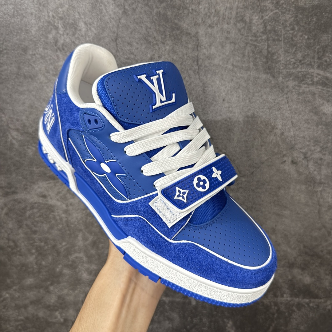 图片[3]-【YS纯原】LOUIS VUITTON 路易威登 LV Trainer 顶货芯片代购版本 原版购入开发 ✦ 光滑牛皮革描绘Monogram图案，复古篮球灵感启发 ✦ #54标识追溯品牌诞生的1854年，细节满载 ✦ 原版定制进口头层牛皮鞋面，质感在线 ✦ 原版定制透气网里，清爽不闷脚 ✦ 原版开模防滑T材质大底，耐磨稳定 ✦ 底厚3CM，自然增高不笨重 ✦ 配送精美包装，零瑕疵工艺 尺码：39-45-选品中心