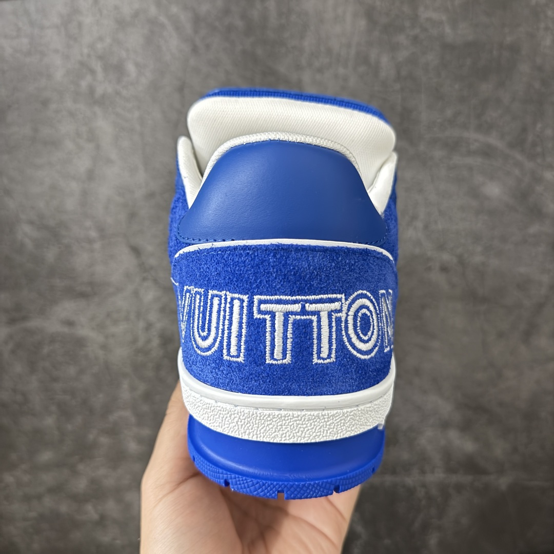 图片[4]-【YS纯原】LOUIS VUITTON 路易威登 LV Trainer 顶货芯片代购版本 原版购入开发 ✦ 光滑牛皮革描绘Monogram图案，复古篮球灵感启发 ✦ #54标识追溯品牌诞生的1854年，细节满载 ✦ 原版定制进口头层牛皮鞋面，质感在线 ✦ 原版定制透气网里，清爽不闷脚 ✦ 原版开模防滑T材质大底，耐磨稳定 ✦ 底厚3CM，自然增高不笨重 ✦ 配送精美包装，零瑕疵工艺 尺码：39-45-选品中心