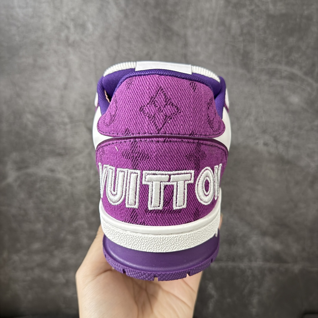 图片[4]-【YS纯原】LOUIS VUITTON 路易威登 LV Trainer 顶货芯片代购版本 原版购入开发 ✦ 光滑牛皮革描绘Monogram图案，复古篮球灵感启发 ✦ #54标识追溯品牌诞生的1854年，细节满载 ✦ 原版定制进口头层牛皮鞋面，质感在线 ✦ 原版定制透气网里，清爽不闷脚 ✦ 原版开模防滑T材质大底，耐磨稳定 ✦ 底厚3CM，自然增高不笨重 ✦ 配送精美包装，零瑕疵工艺 尺码：39-45-选品中心