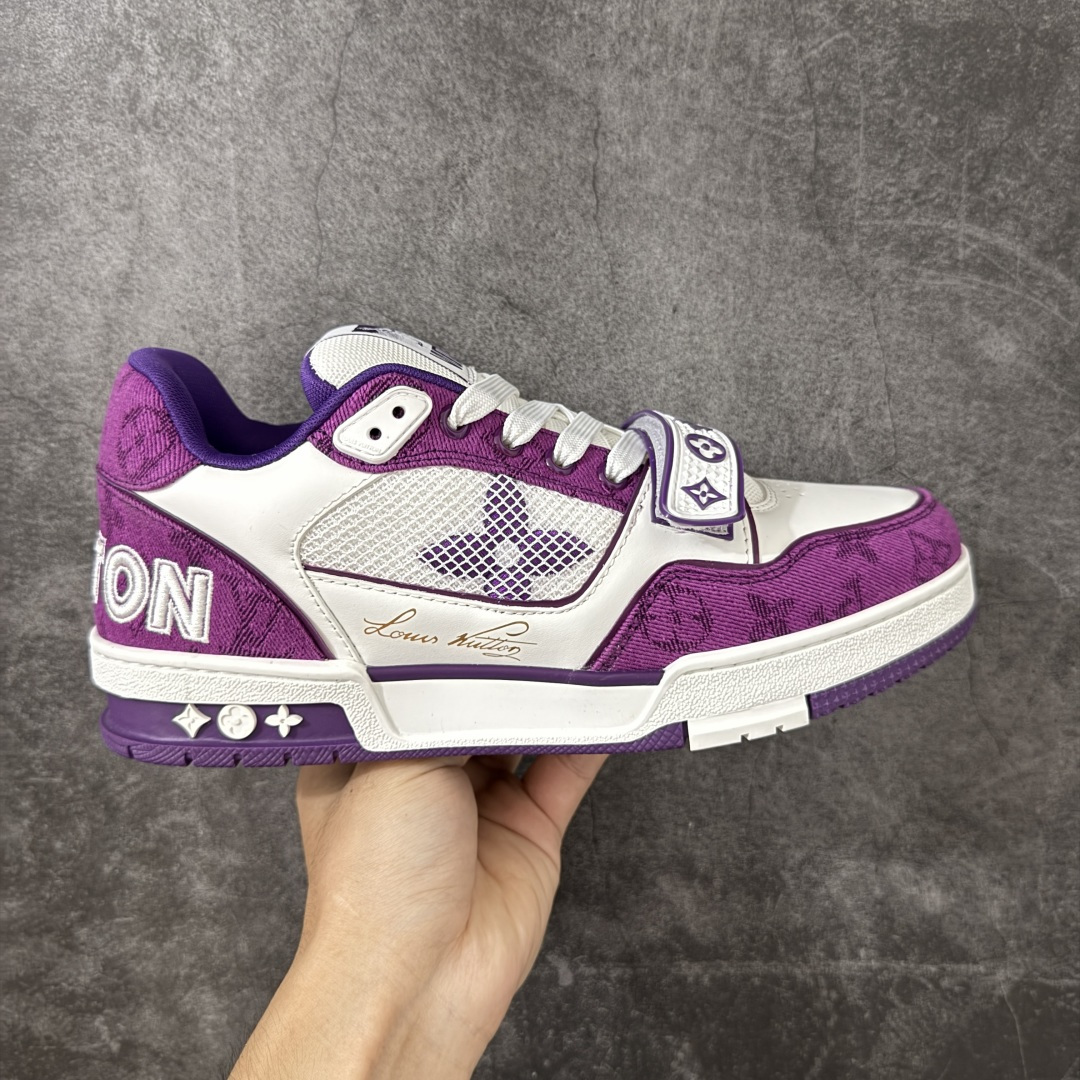 【YS纯原】LOUIS VUITTON 路易威登 LV Trainer 顶货芯片代购版本 原版购入开发 ✦ 光滑牛皮革描绘Monogram图案，复古篮球灵感启发 ✦ #54标识追溯品牌诞生的1854年，细节满载 ✦ 原版定制进口头层牛皮鞋面，质感在线 ✦ 原版定制透气网里，清爽不闷脚 ✦ 原版开模防滑T材质大底，耐磨稳定 ✦ 底厚3CM，自然增高不笨重 ✦ 配送精美包装，零瑕疵工艺 尺码：39-45-选品中心