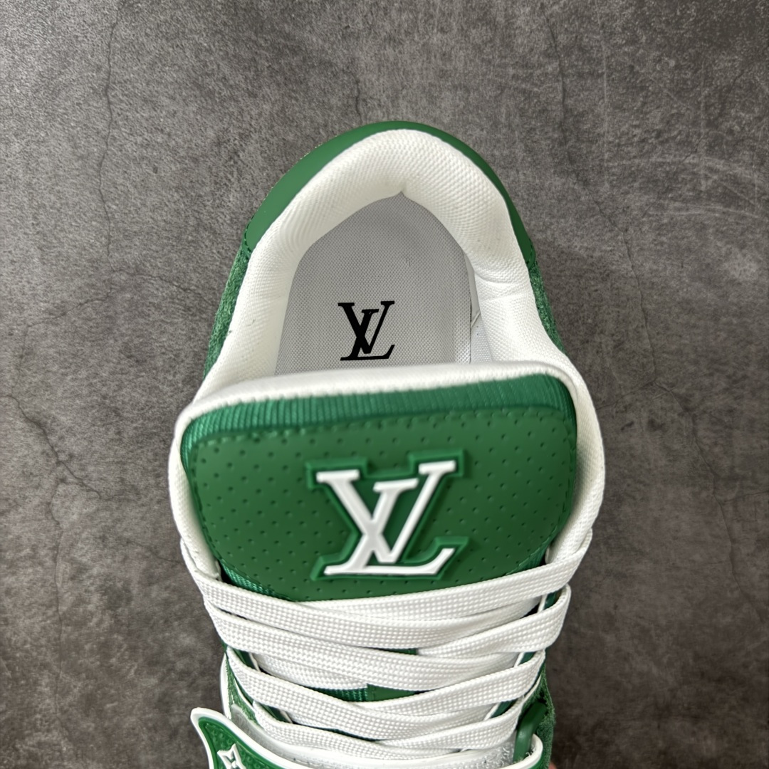 图片[8]-【YS纯原】LOUIS VUITTON 路易威登 LV Trainer 顶货芯片代购版本 原版购入开发 ✦ 光滑牛皮革描绘Monogram图案，复古篮球灵感启发 ✦ #54标识追溯品牌诞生的1854年，细节满载 ✦ 原版定制进口头层牛皮鞋面，质感在线 ✦ 原版定制透气网里，清爽不闷脚 ✦ 原版开模防滑T材质大底，耐磨稳定 ✦ 底厚3CM，自然增高不笨重 ✦ 配送精美包装，零瑕疵工艺 尺码：39-45-选品中心