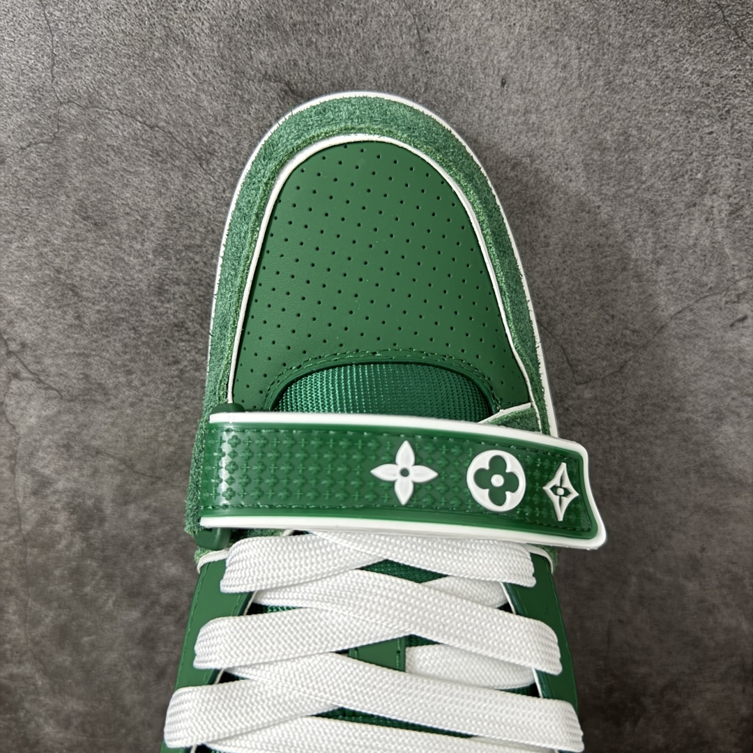 图片[5]-【YS纯原】LOUIS VUITTON 路易威登 LV Trainer 顶货芯片代购版本 原版购入开发 ✦ 光滑牛皮革描绘Monogram图案，复古篮球灵感启发 ✦ #54标识追溯品牌诞生的1854年，细节满载 ✦ 原版定制进口头层牛皮鞋面，质感在线 ✦ 原版定制透气网里，清爽不闷脚 ✦ 原版开模防滑T材质大底，耐磨稳定 ✦ 底厚3CM，自然增高不笨重 ✦ 配送精美包装，零瑕疵工艺 尺码：39-45-选品中心