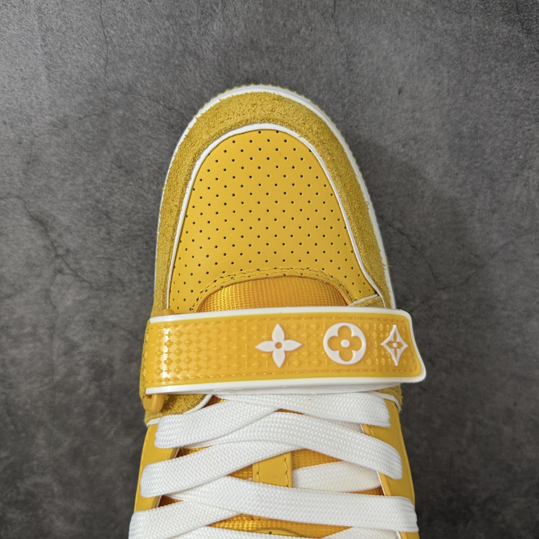 图片[5]-【YS纯原】LOUIS VUITTON 路易威登 LV Trainer 顶货芯片代购版本 原版购入开发 ✦ 光滑牛皮革描绘Monogram图案，复古篮球灵感启发 ✦ #54标识追溯品牌诞生的1854年，细节满载 ✦ 原版定制进口头层牛皮鞋面，质感在线 ✦ 原版定制透气网里，清爽不闷脚 ✦ 原版开模防滑T材质大底，耐磨稳定 ✦ 底厚3CM，自然增高不笨重 ✦ 配送精美包装，零瑕疵工艺 尺码：39-45-选品中心