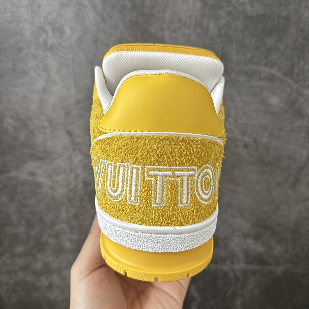 图片[4]-【YS纯原】LOUIS VUITTON 路易威登 LV Trainer 顶货芯片代购版本 原版购入开发 ✦ 光滑牛皮革描绘Monogram图案，复古篮球灵感启发 ✦ #54标识追溯品牌诞生的1854年，细节满载 ✦ 原版定制进口头层牛皮鞋面，质感在线 ✦ 原版定制透气网里，清爽不闷脚 ✦ 原版开模防滑T材质大底，耐磨稳定 ✦ 底厚3CM，自然增高不笨重 ✦ 配送精美包装，零瑕疵工艺 尺码：39-45-选品中心