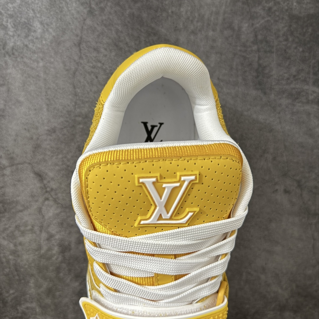 图片[8]-【YS纯原】LOUIS VUITTON 路易威登 LV Trainer 顶货芯片代购版本 原版购入开发 ✦ 光滑牛皮革描绘Monogram图案，复古篮球灵感启发 ✦ #54标识追溯品牌诞生的1854年，细节满载 ✦ 原版定制进口头层牛皮鞋面，质感在线 ✦ 原版定制透气网里，清爽不闷脚 ✦ 原版开模防滑T材质大底，耐磨稳定 ✦ 底厚3CM，自然增高不笨重 ✦ 配送精美包装，零瑕疵工艺 尺码：39-45-选品中心