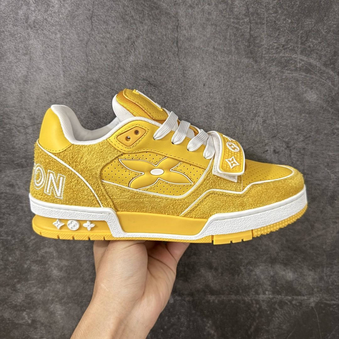 【YS纯原】LOUIS VUITTON 路易威登 LV Trainer 顶货芯片代购版本 原版购入开发 ✦ 光滑牛皮革描绘Monogram图案，复古篮球灵感启发 ✦ #54标识追溯品牌诞生的1854年，细节满载 ✦ 原版定制进口头层牛皮鞋面，质感在线 ✦ 原版定制透气网里，清爽不闷脚 ✦ 原版开模防滑T材质大底，耐磨稳定 ✦ 底厚3CM，自然增高不笨重 ✦ 配送精美包装，零瑕疵工艺 尺码：39-45-选品中心