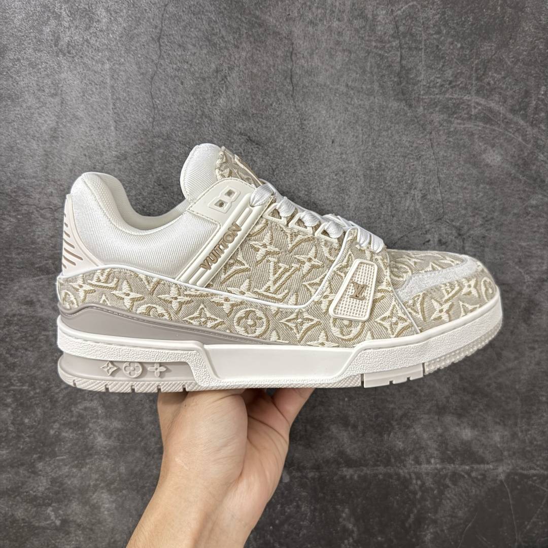 【YS纯原】广奢高端货 LOUIS VUITTON 路易威登 LV Trainer ✦ 原楦原纸版开模，鞋型立体饱满 ✦ 零毛边、零溢胶、零线头瑕疵 ✦ 细节与原版一致 区分市面通货 ✦ 多层叠片＋电脑针车，针距密度一致 ✦ Monogram浮雕＋3D高频压纹 ✦ 多密度发泡中底：支撑回弹媲美专柜 ✦ 原装橡胶大底：含胶量高、纹路深、双拼接零偏差 ✦ ZP级原装包装：专柜款鞋盒＋防尘袋＋说明书 尺码：38-45-选品中心