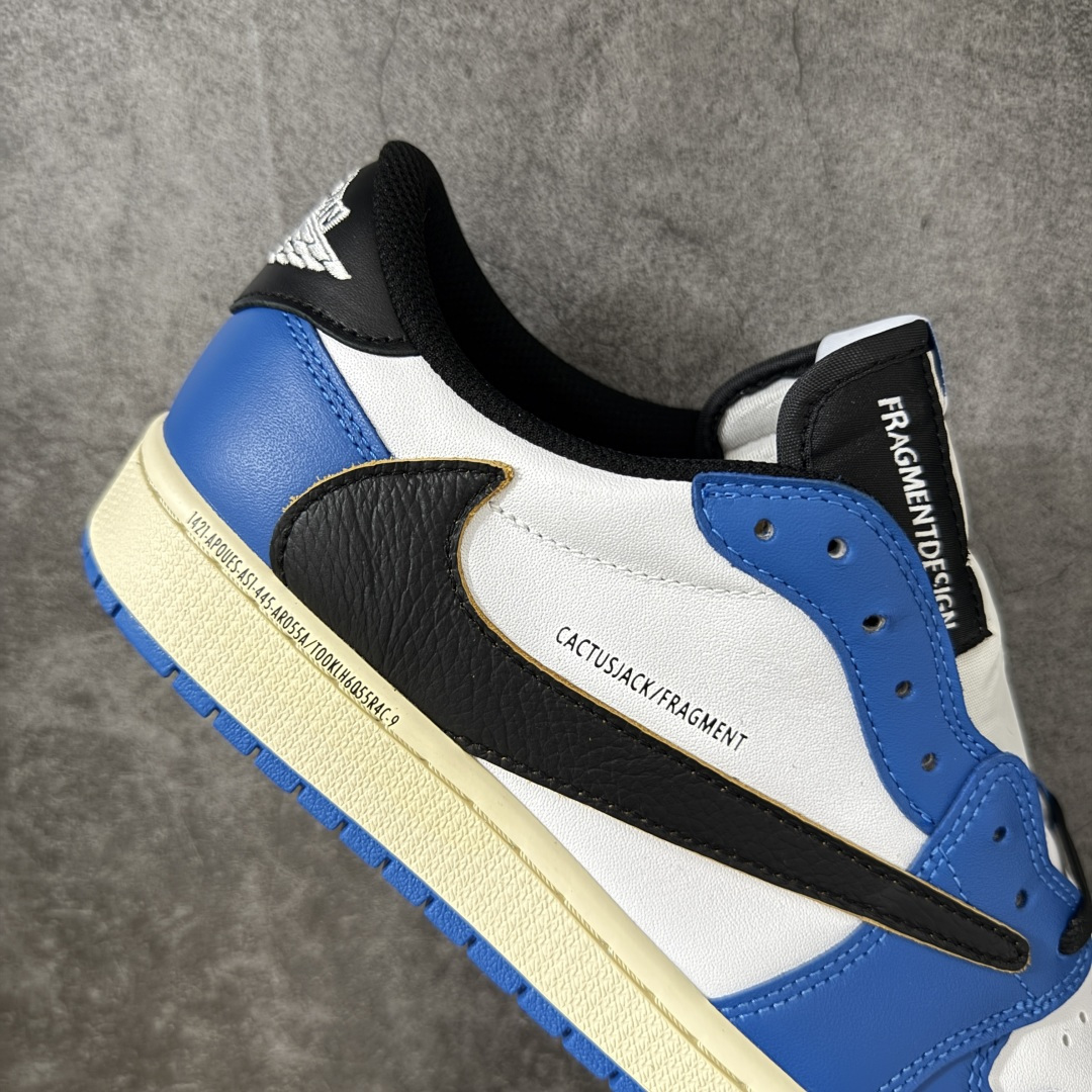 图片[7]-【纯原KZ版】Travis Scott x Air Jordan AJ1 Low OG SP TS联名倒钩低帮 白黑蓝倒钩定制款 DM7866-141 知名大厂出品 纯原高版本 产品品控稳定性领先行业 各方面均可对飙市面通货版 SZ原厂全套原楦原纸板冲刀磨具开发 原厂皮料加持 原厂港宝加持定型后跟R度完美 同源原厂电绣 鬼脸飞翼针数密度立体效果一致 百分百一致原鞋 原厂拉帮工艺 针距密度一致 后跟弧度收口自然不对折 极致一眼正品既视感 进口玻璃冲刀皮料裁剪零毛边 全鞋电脑针车工艺 品控清洁度最高QC检验标准 免检产品 原厂订购鞋盒、鞋标、防尘纸、鞋撑、鞋带 追求极致的原厂味道！ 尺码：36-47.5-选品中心