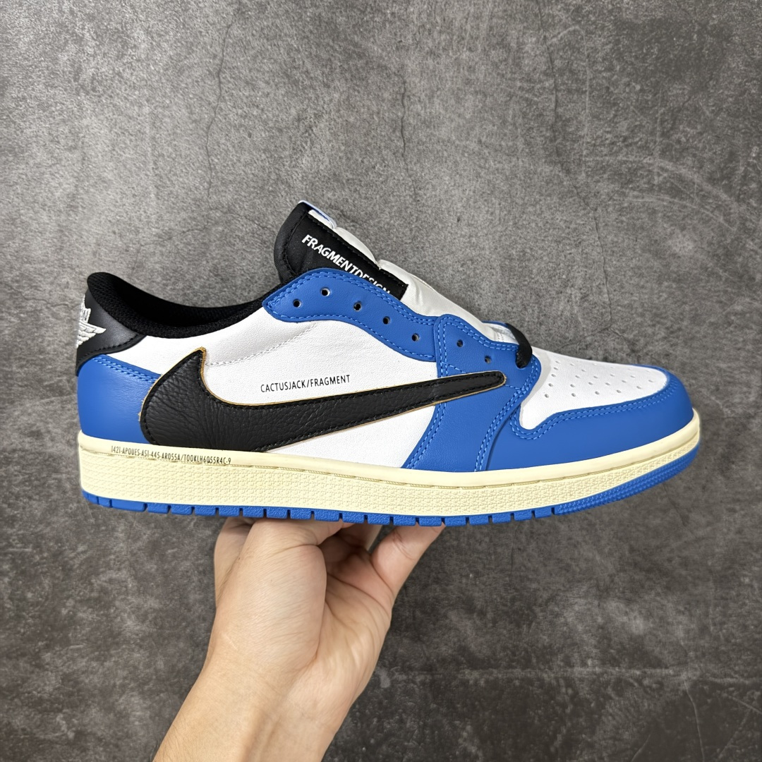 【纯原KZ版】Travis Scott x Air Jordan AJ1 Low OG SP TS联名倒钩低帮 白黑蓝倒钩定制款 DM7866-141 知名大厂出品 纯原高版本 产品品控稳定性领先行业 各方面均可对飙市面通货版 SZ原厂全套原楦原纸板冲刀磨具开发 原厂皮料加持 原厂港宝加持定型后跟R度完美 同源原厂电绣 鬼脸飞翼针数密度立体效果一致 百分百一致原鞋 原厂拉帮工艺 针距密度一致 后跟弧度收口自然不对折 极致一眼正品既视感 进口玻璃冲刀皮料裁剪零毛边 全鞋电脑针车工艺 品控清洁度最高QC检验标准 免检产品 原厂订购鞋盒、鞋标、防尘纸、鞋撑、鞋带 追求极致的原厂味道！ 尺码：36-47.5-选品中心
