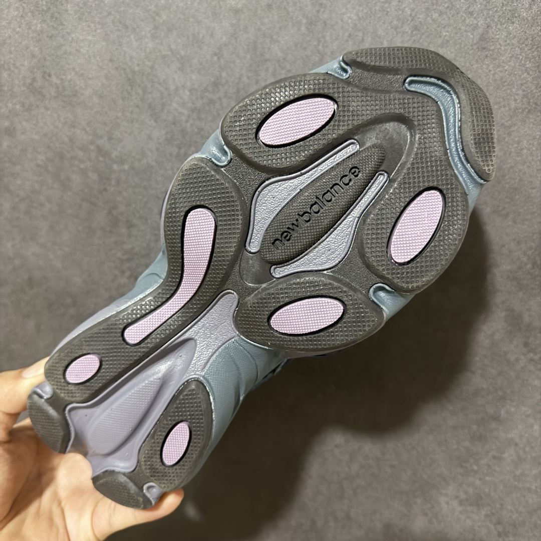 图片[9]-【公司级】New Balance NB 复古单品 鞋款灵感源自设计师本人对夏日的怀日回忆。鞋面大身由空间双格及磨砂鞋面拼接而生，配以柔和、温暖的粉橘色调，夏日氛围拉满采用大面积网眼以及麂皮材质覆盖鞋身，还原经典气质。搭载ABZORB避震科技，由泡沫聚酯制成，上脚可以有效减少由鞋底反弹对身体及双腿的冲击 货号：U9837MO 尺码：36 36.5 37.5 38 38.5 39 40 40.5 41 42 42.5 43 44 44.5 45-选品中心