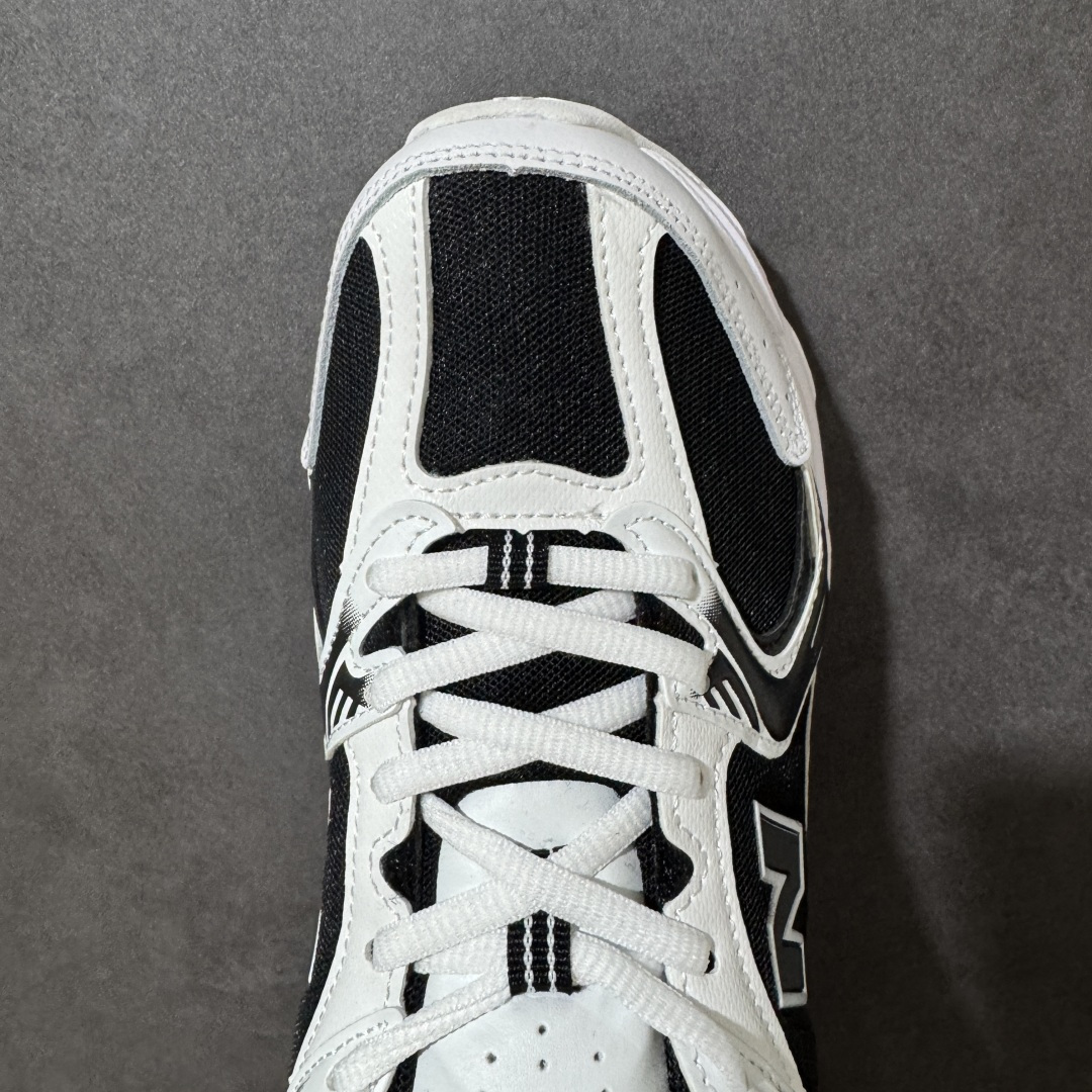 图片[5]-【公司级】New Balance NB530 新百伦复古透气跑步鞋 抛弃过往以皮革为主的人气轮廓 以极具复古风范的跑鞋外观呈现 设计上全鞋以简约清爽的纯白色作基底 鞋身覆盖大面积织物网眼材质 并于鞋头、鞋带孔眼片等细节处点缀对比鲜明的反光银镀层凸显 鞋舌、侧身等位置则辅以一贯的「N」字标志和品牌徽标彰显身份 最后通过搭载的 ABZORB 缓震中底完善整体造型 货号：MR530SJ 尺码：36 36.5 37.5 38 38.5 39 40 40.5 41 42 42.5 43 44 44.5 45-选品中心