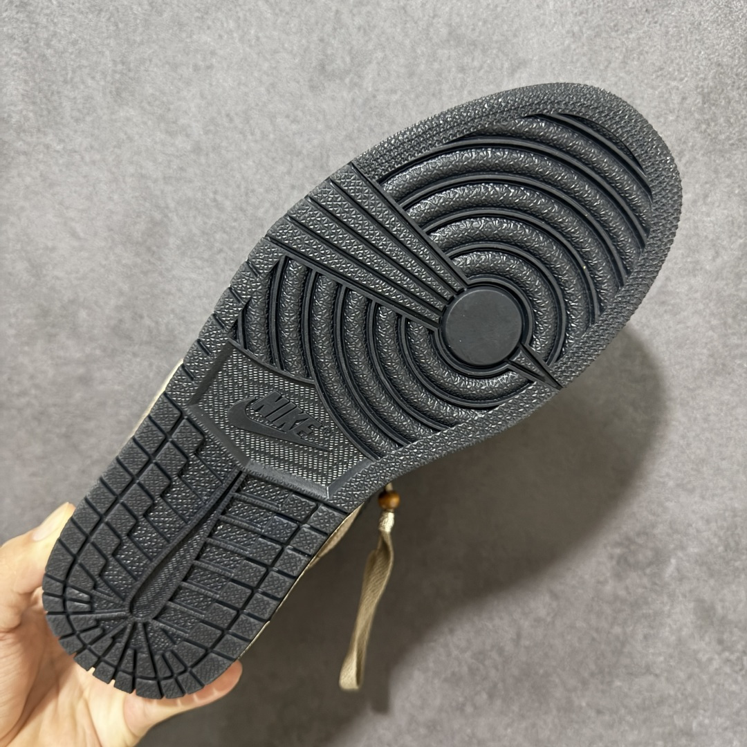 图片[9]-【公司级】复古咖棕高级氛围感 AIR JORDAN 1低帮黑咖配色休闲板鞋，撞色皮革拼接打造层次质感，细腻鞋面耐穿不易褶皱，粗织卡其鞋带搭配金属R标吊饰轻奢吸睛，后跟专属涂鸦刻印增添街头潮流格调，米白中底柔和中和黑棕厚重感，内置缓震脚感软糯舒适，低帮版型不挑腿型，通勤、穿搭出街都适配，百搭长裤短裙，复古大地色系一年四季都能轻松驾驭，潮流玩家日常刚需款。 货号：553558-081 尺码：36 36.5 37.5 38 38.5 39 40 40.5 41 42 42.5 43 44 44.5 45-选品中心