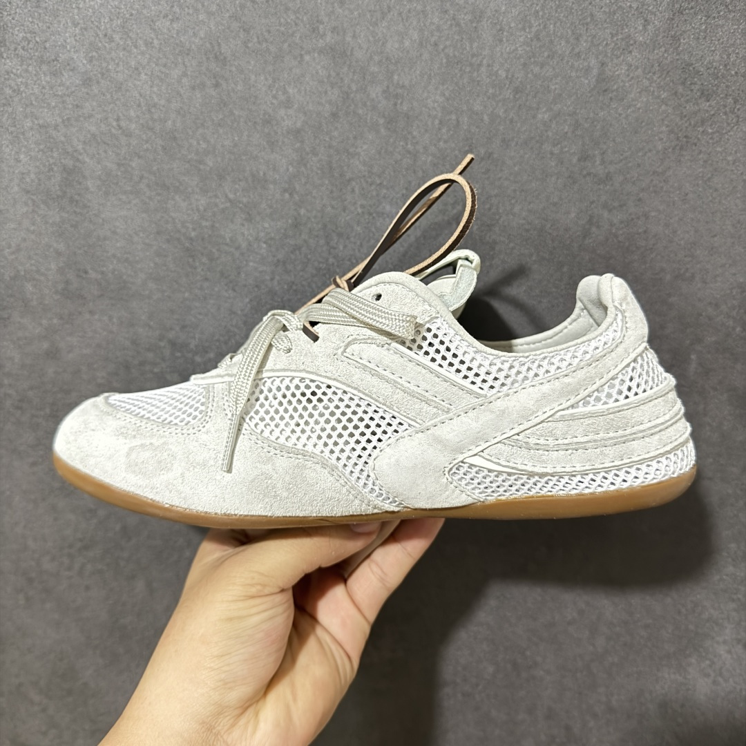 图片[2]-【公司级】MiuMiu缪缪 x New Balance NB530 联名复古运动休闲阿甘德训鞋 顶级礼盒版本 内里：原版进口羊皮里 鞋底：原版开模防滑生胶底 货号： ECAP523059B 尺码：36 36.5 37.5 38 38.5 39 40 40.5 41 42 42.5 43 44 44.5 45-选品中心