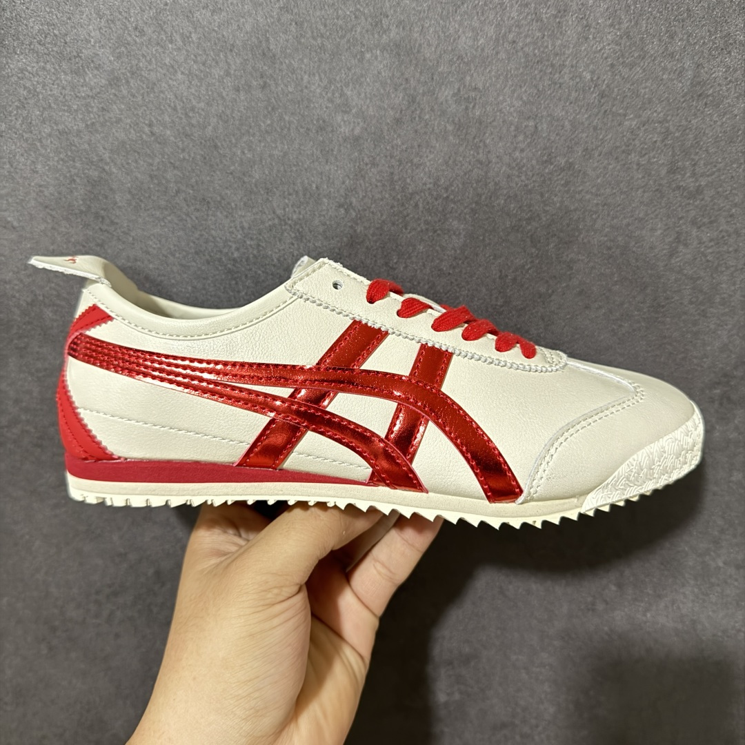 【公司级】Onitsuka Tiger Mexico 66 NM 阿斯克斯 鬼冢虎 鬼塚虎 低帮男女同款 舒适百搭防滑耐磨减震低邦运动德训鞋 Mexico 66运动鞋展现了60年代的复古外观,并带有现代风格,色彩和细节,使之焕然一新,凭借其传统外观和标志性设计效果,这款鞋由皮革制成,具有鞋跟交叉加固设计,凭借其传统外观和标志性的设计效果,Mexico 66型号为任何休闲装增添了永恒的风格。鬼冢虎在全球范围内收到热烈追捧,旗下的Mexicod 66系列,既舒适又时尚,让人无法抗拒。 货号:1183C176-021 尺码:35 36 37 37.5 38 39 39.5 40 40.5 41.5 42 42.5 43.5 44 44.5 45-选品中心