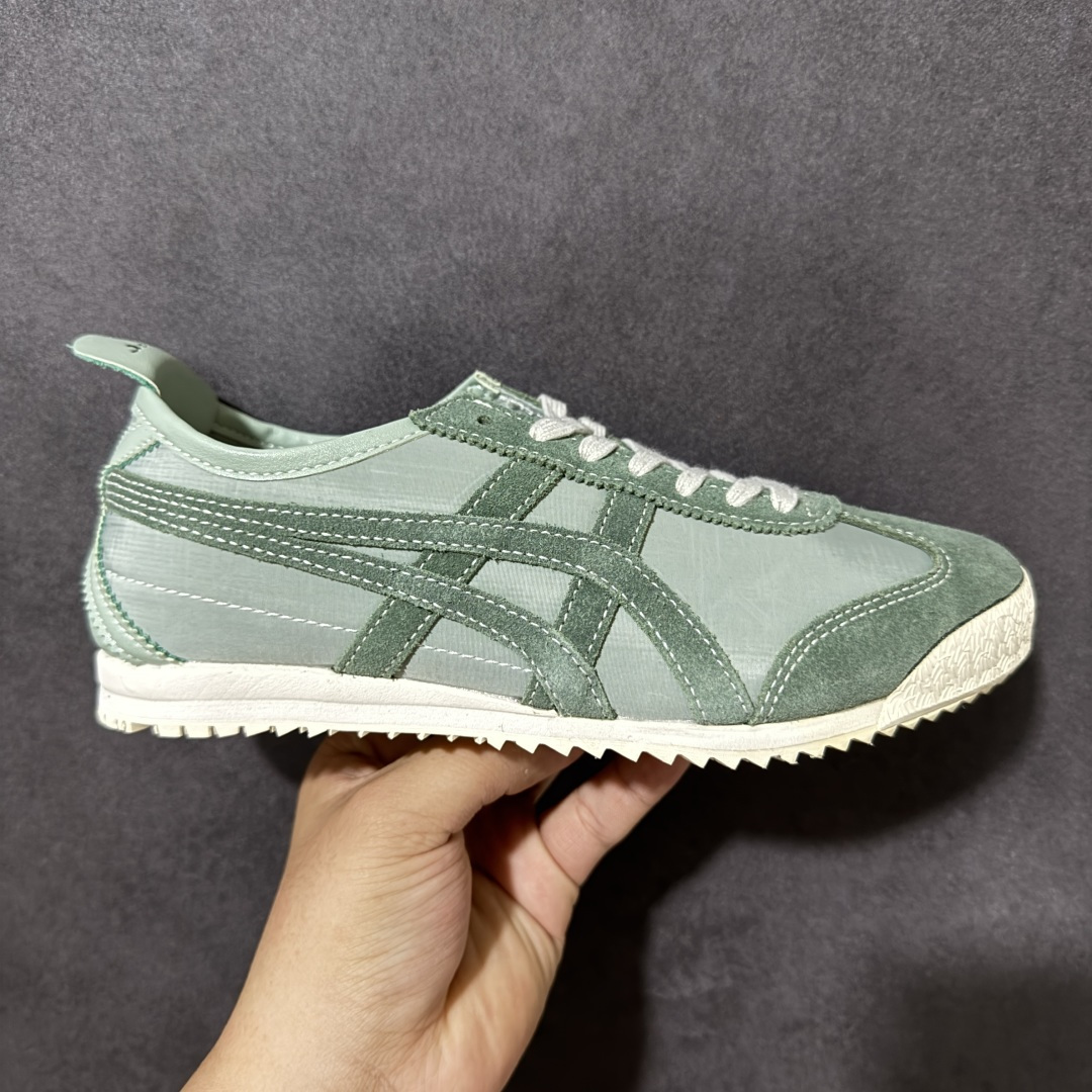 【公司级】Onitsuka Tiger Mexico 66 NM 阿斯克斯 鬼冢虎 鬼塚虎 低帮男女同款 舒适百搭防滑耐磨减震低邦运动德训鞋 Mexico 66运动鞋展现了60年代的复古外观,并带有现代风格,色彩和细节,使之焕然一新,凭借其传统外观和标志性设计效果,这款鞋由皮革制成,具有鞋跟交叉加固设计,凭借其传统外观和标志性的设计效果,Mexico 66型号为任何休闲装增添了永恒的风格。鬼冢虎在全球范围内收到热烈追捧,旗下的Mexicod 66系列,既舒适又时尚,让人无法抗拒。 货号:1183C176-800 尺码:35 36 37 37.5 38 39 39.5 40 40.5 41.5 42 42.5 43.5 44 44.5 45-选品中心
